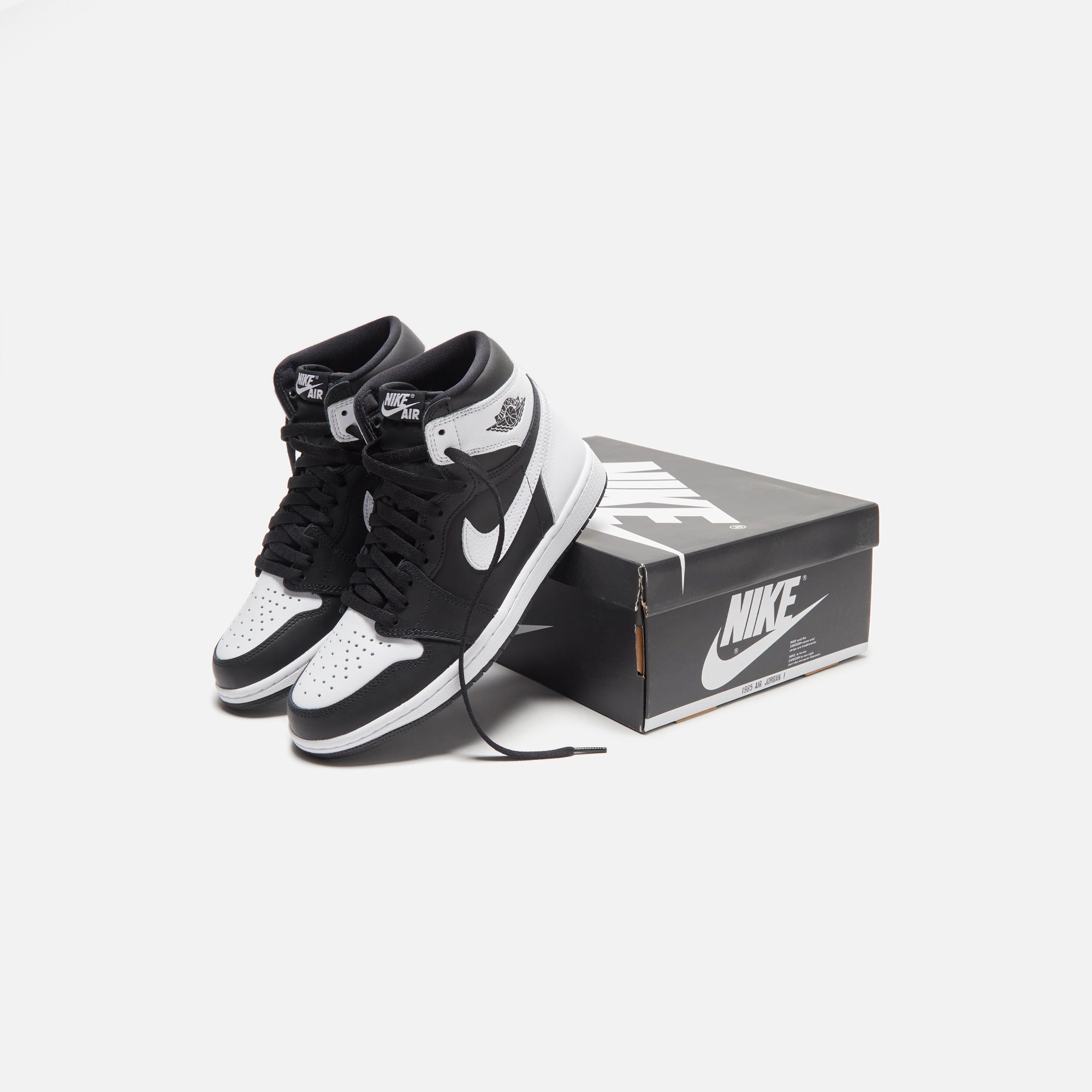 Nike Air Jordan 1 Retro High OG - Black / White / White