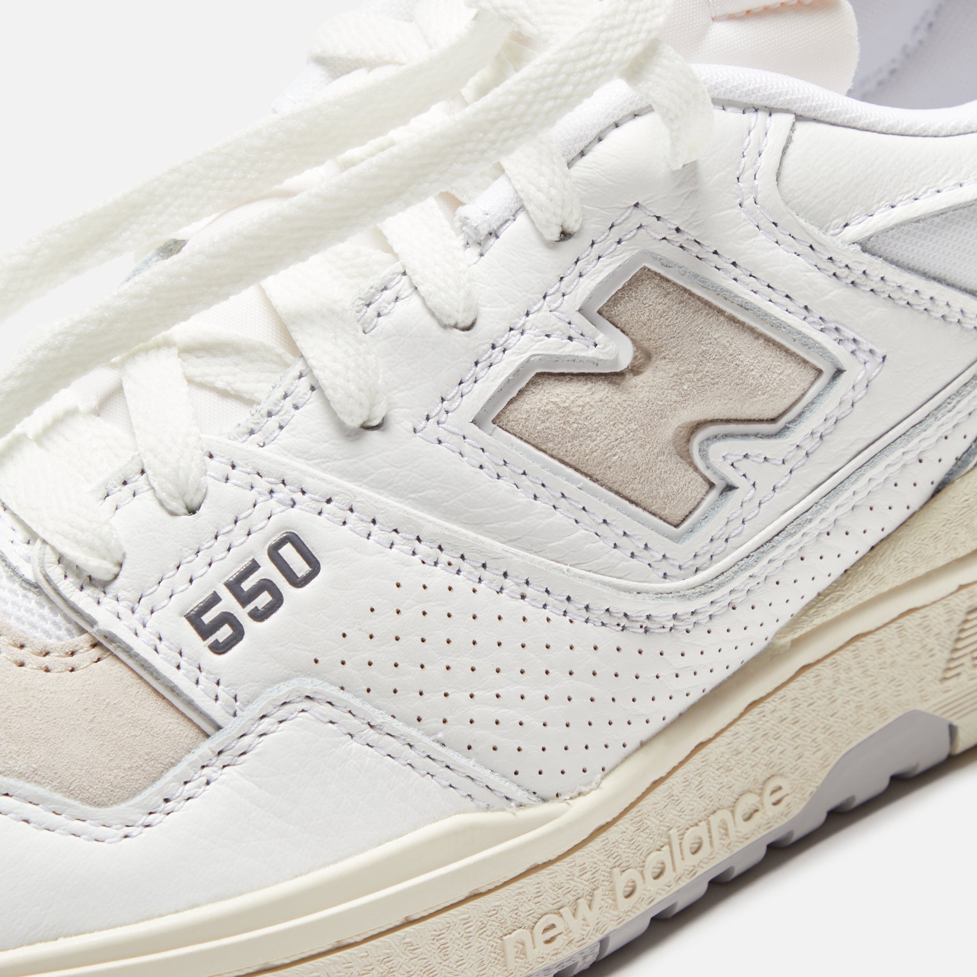 New Balance 550 - White / Timberwolf / Raincloud