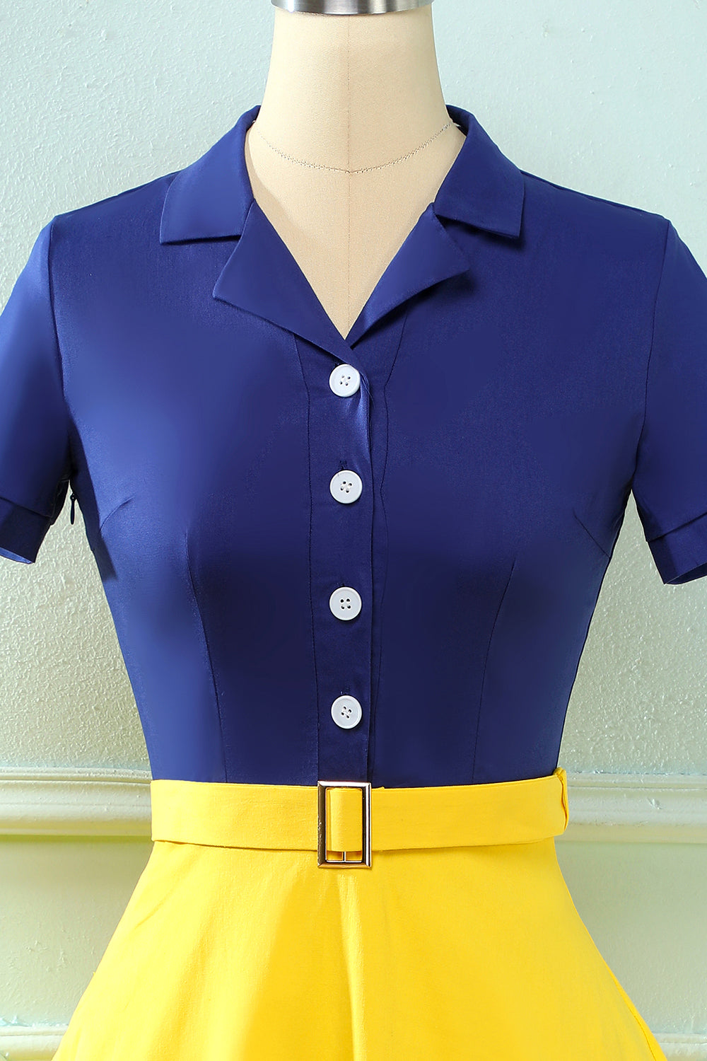 Lapel Neck 1950s Swing Dress with Button