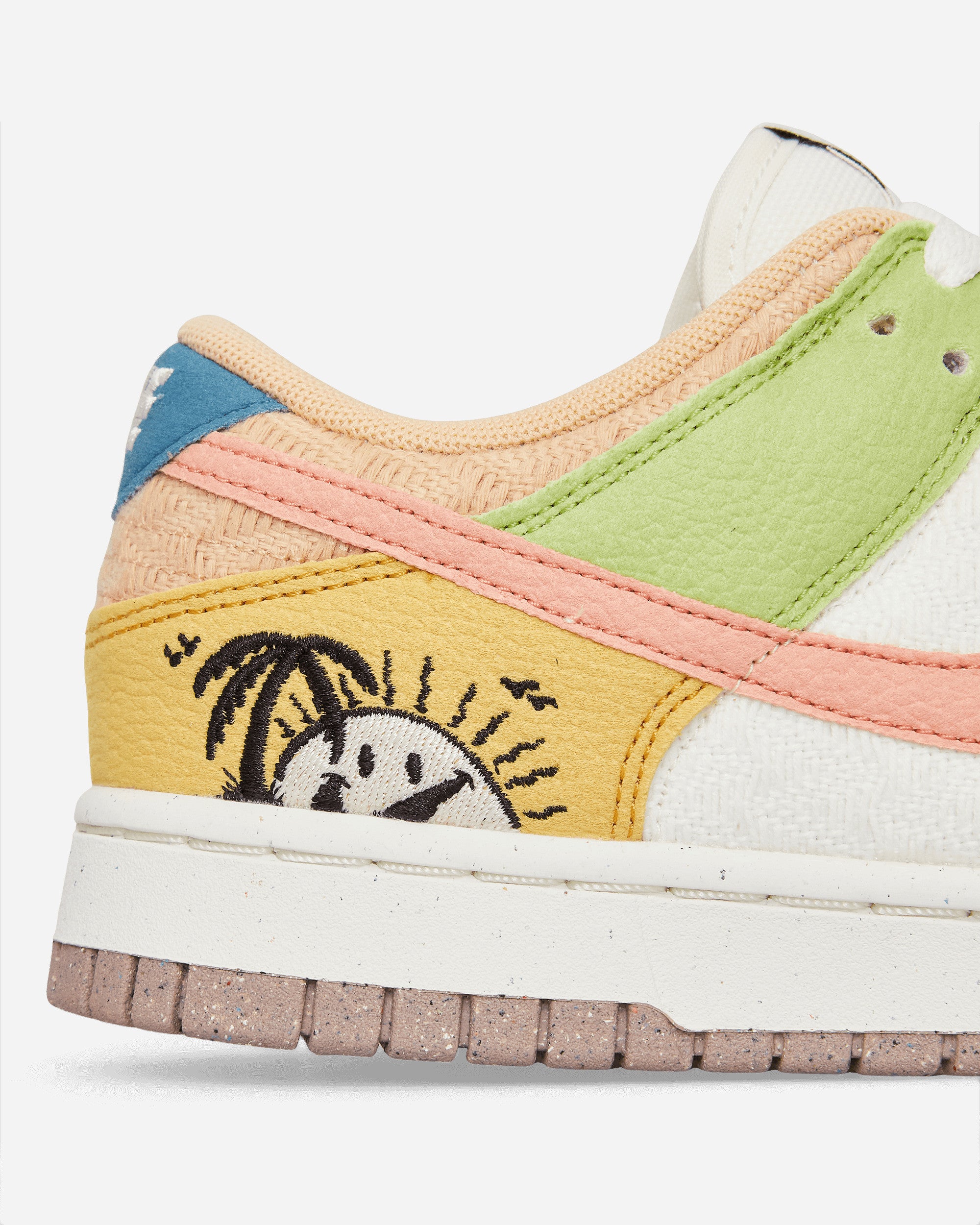 WMNS Dunk Low Sun Club Sneakers