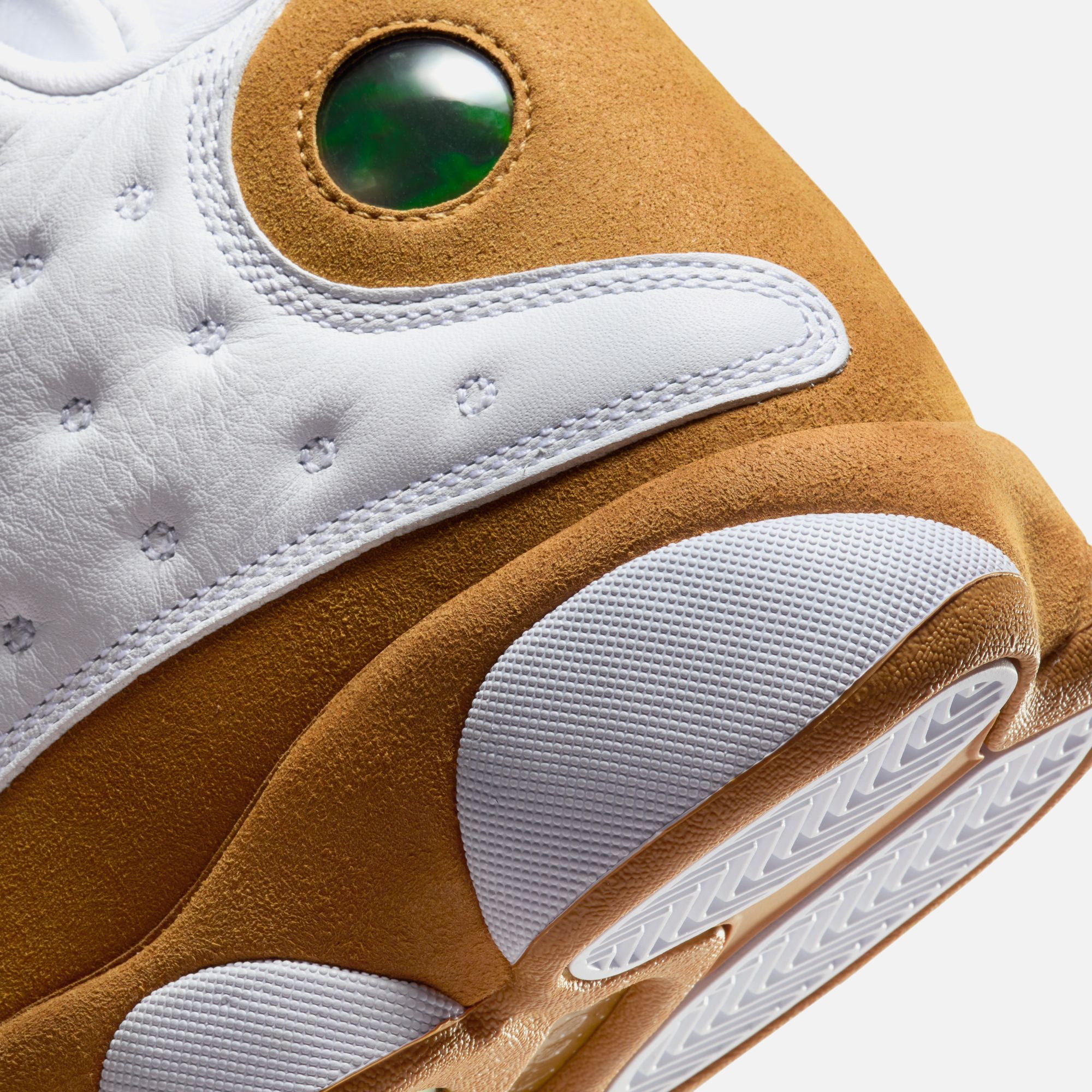 Nike Air Jordan 13 Retro - White / Wheat