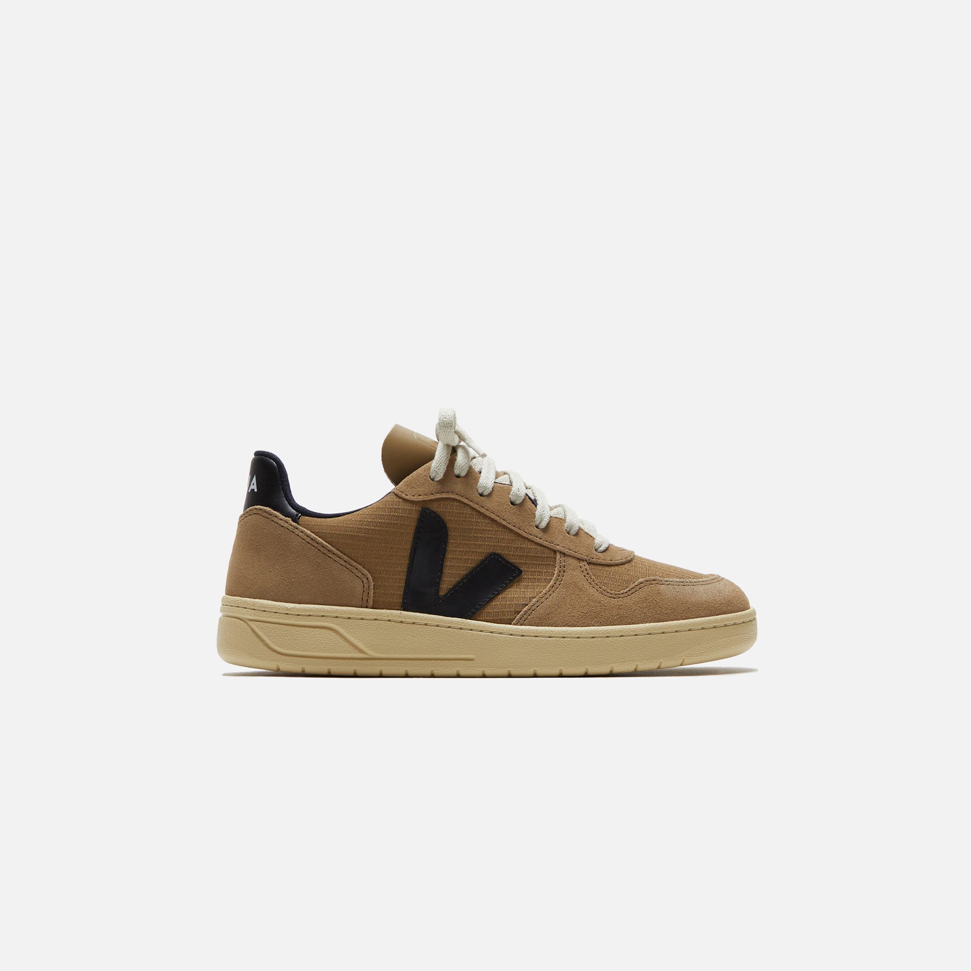 Veja V-10 - Dune / Black / Ripstop