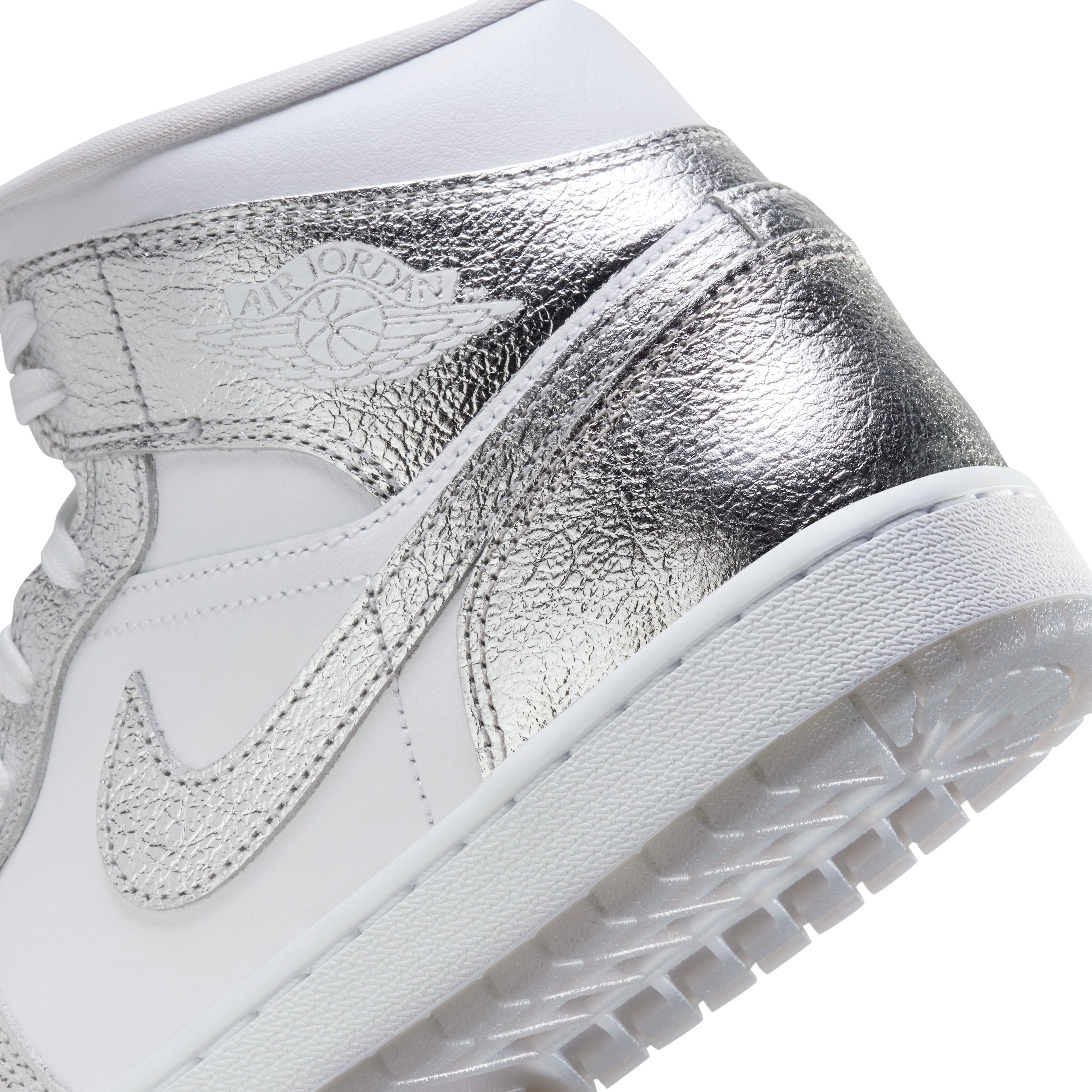 Wmns Air Jordan 1 Mid SE 'Metallic Silver'