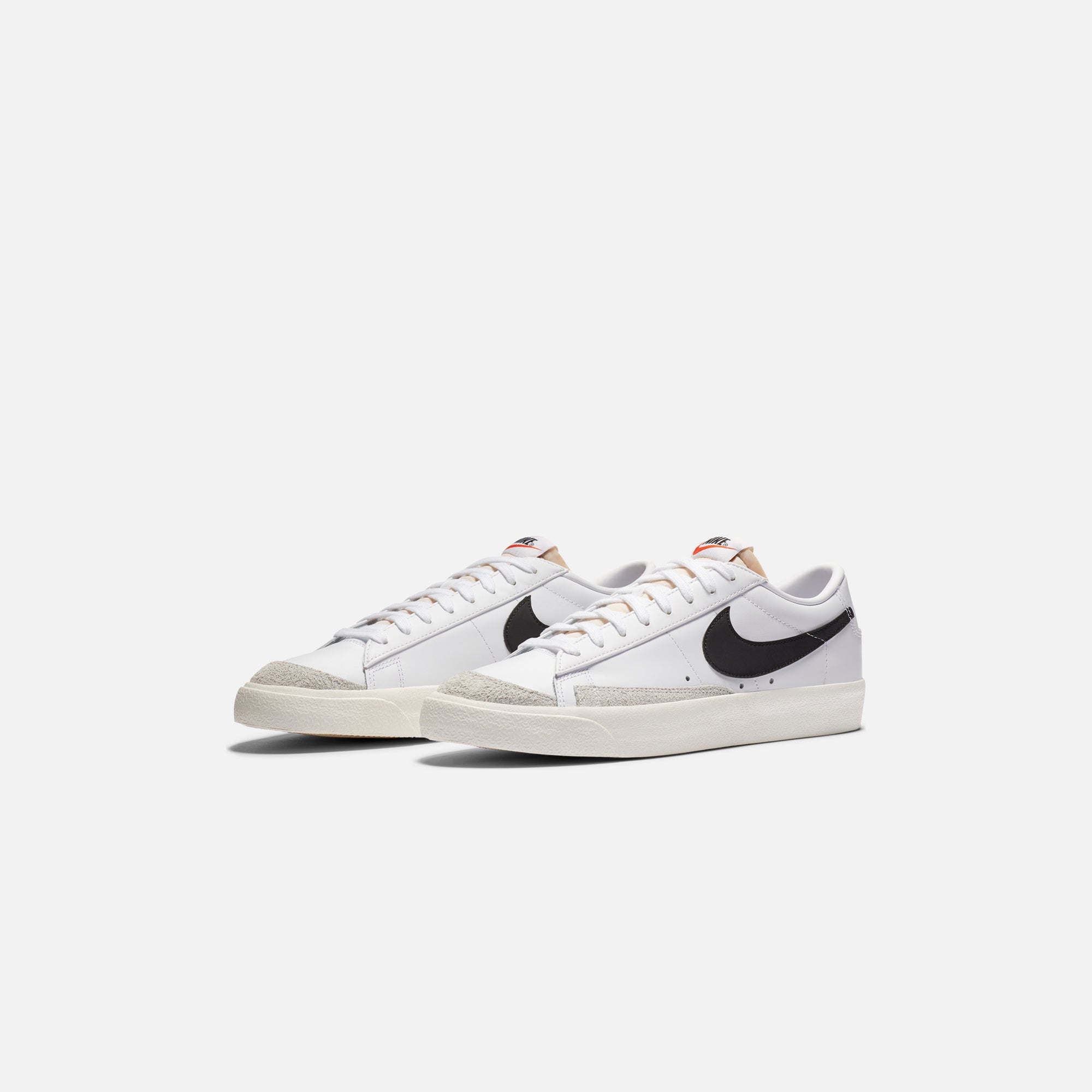 Nike Blazer Low `77 Vintage - White / Black / Sail / Orange