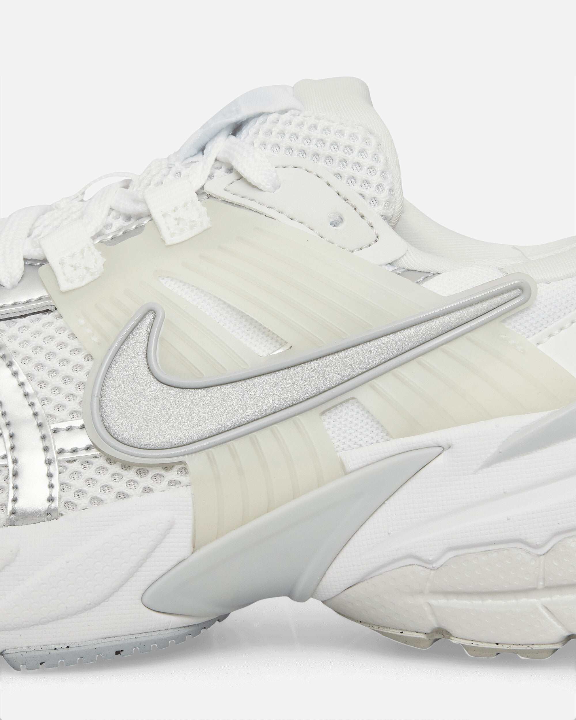 WMNS V2K Run Sneakers White / Metallic Silver