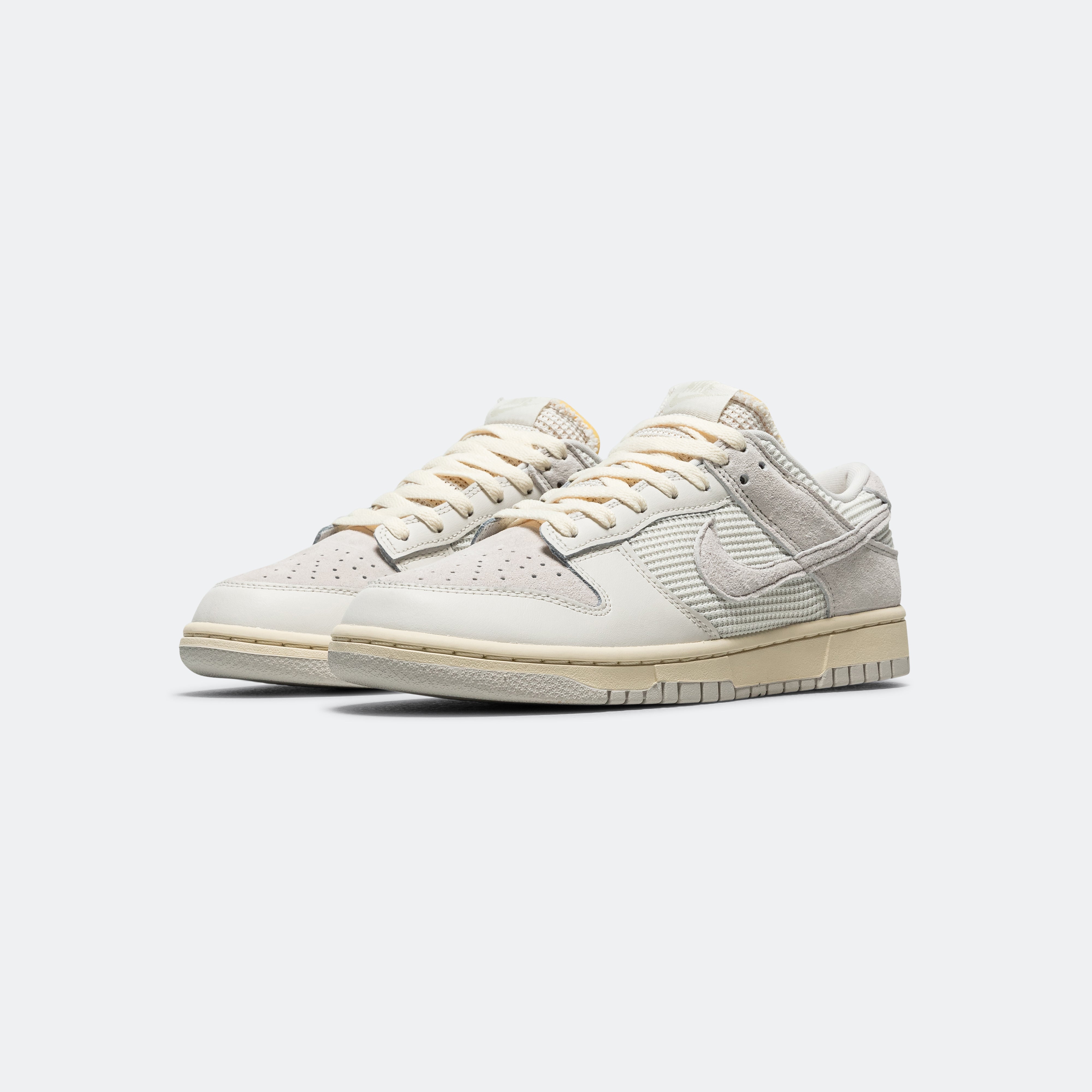 Dunk Low - Phantom/Light Bone-Sail-Coconut Milk