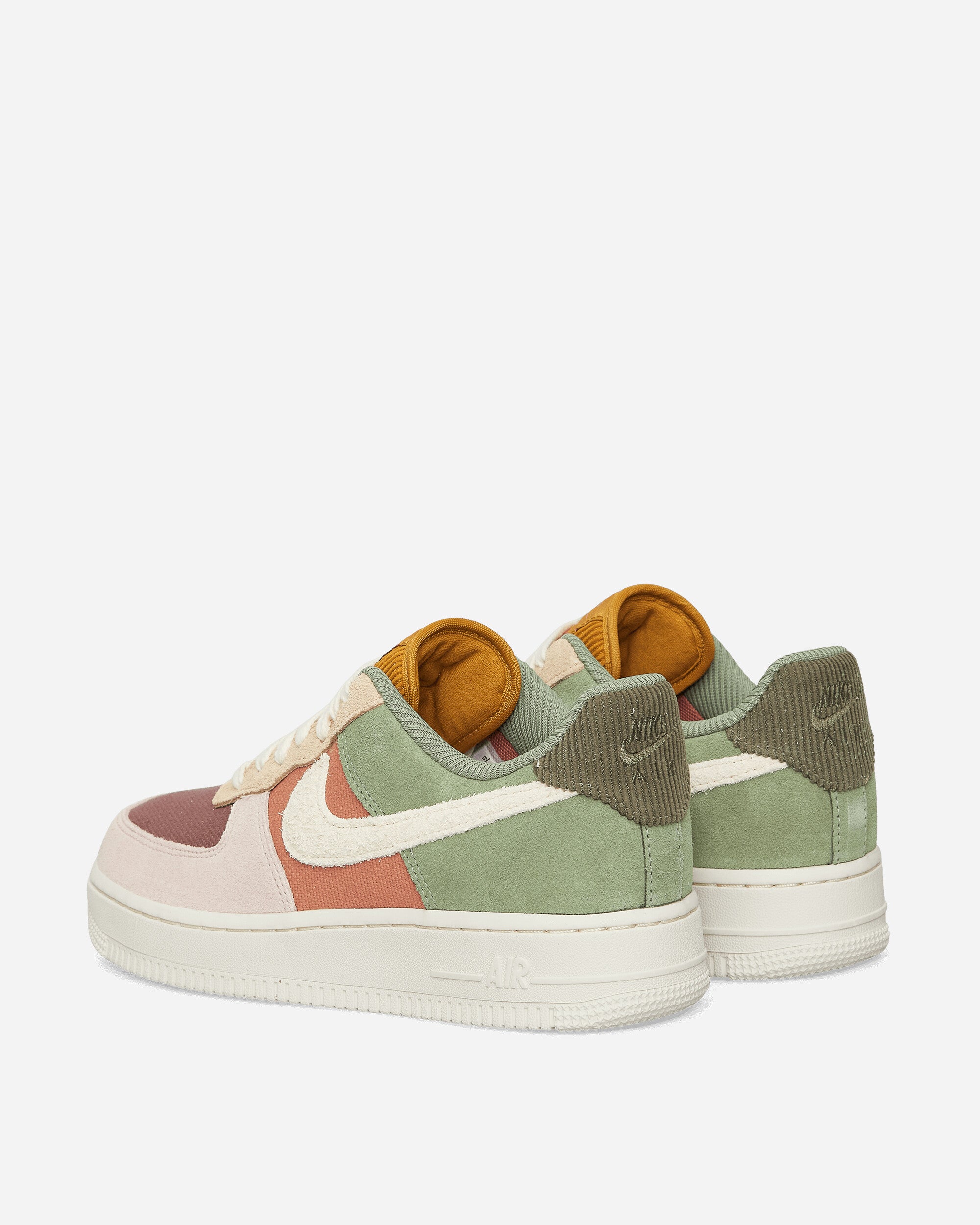 WMNS Air Force 1 '07 LX Sneakers Oil Green / Pale Ivory