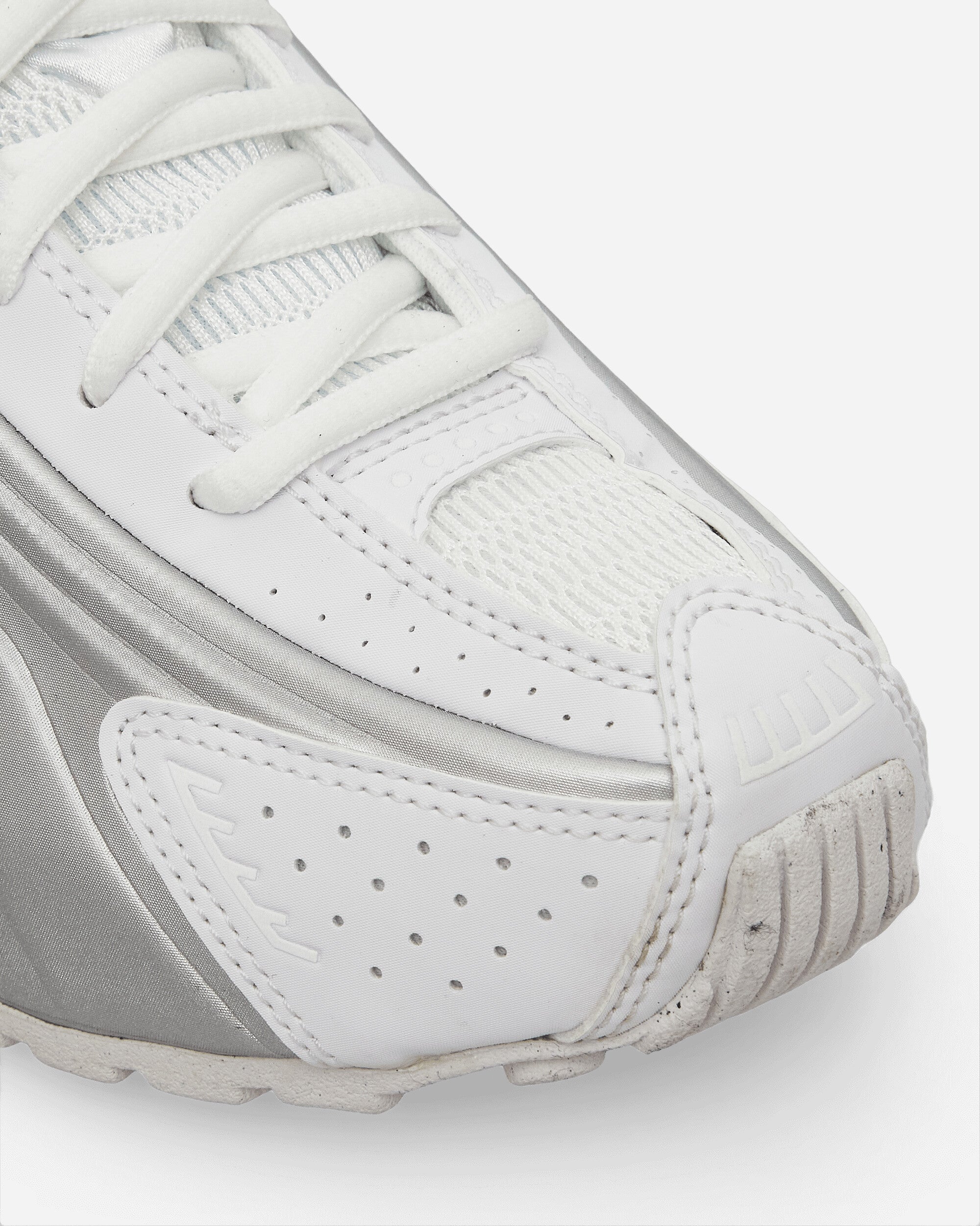 WMNS Shox R4 Sneakers White