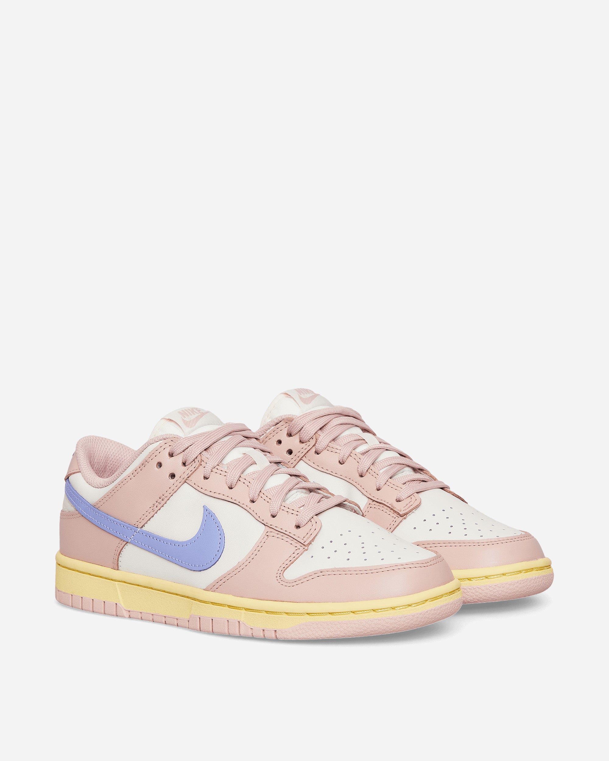 WMNS Dunk Low Sneakers Pink Oxford