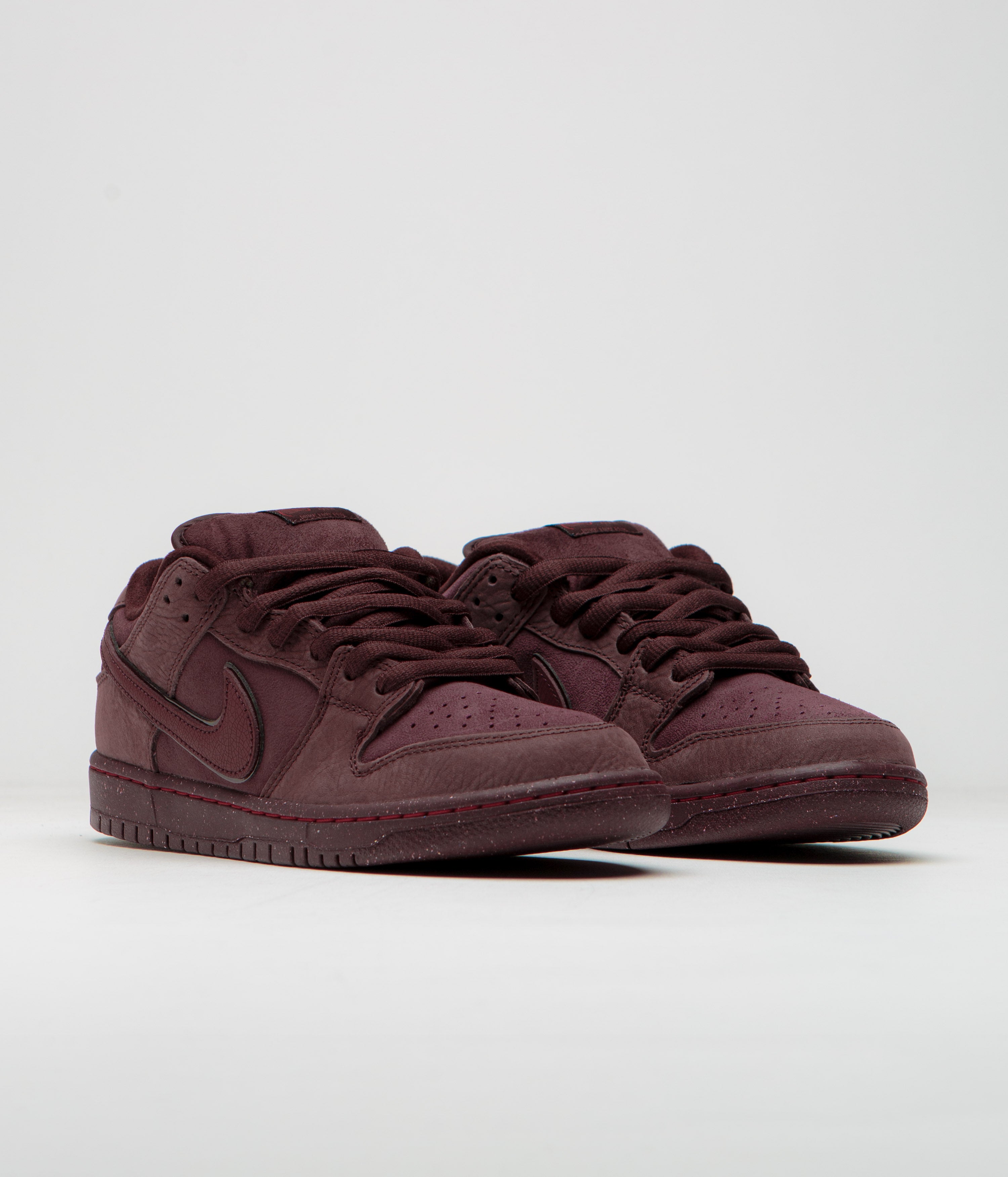 Nike SB Dunk Low Premium Shoes - Burgundy Crush / Dark Team Red - Earth