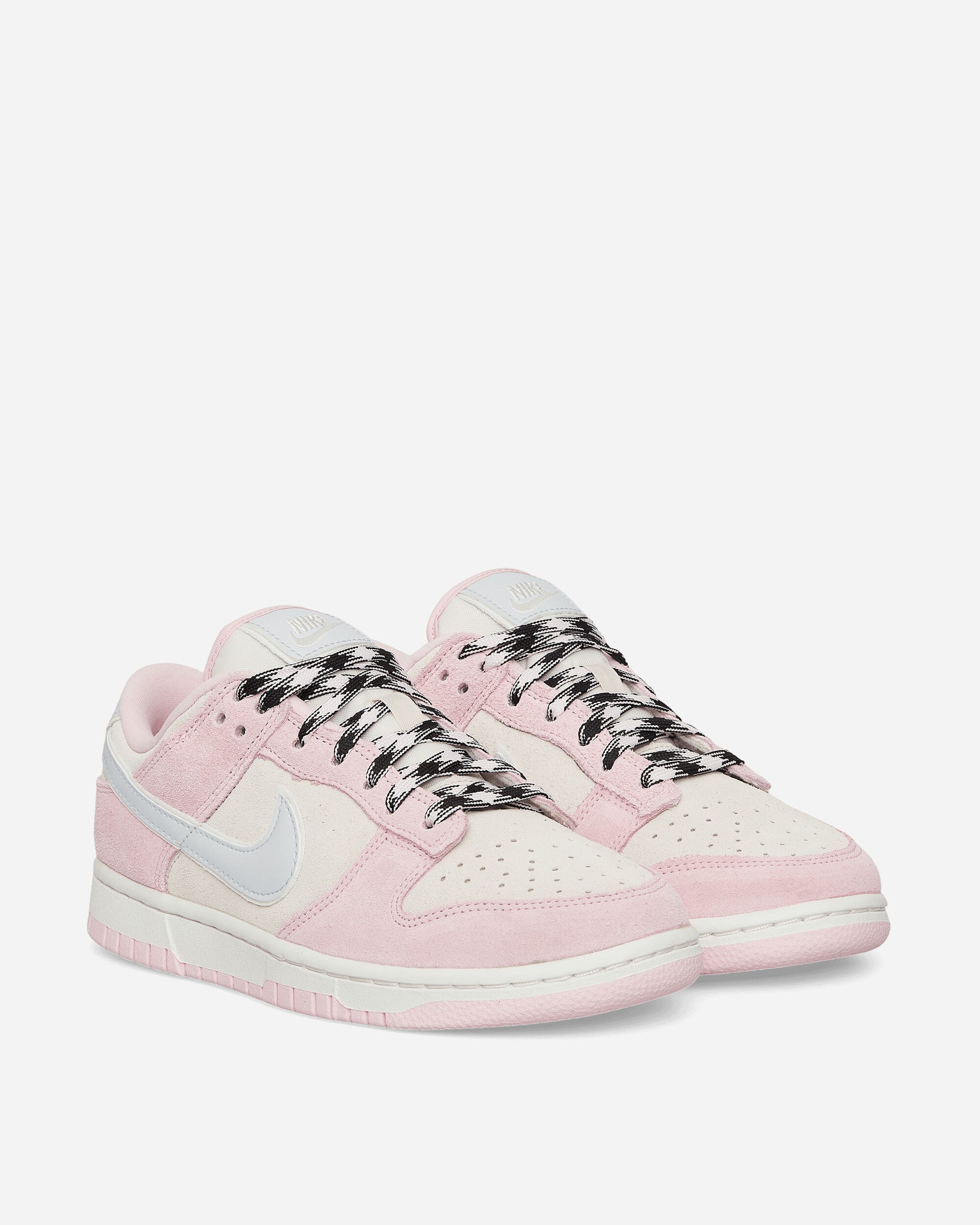 WMNS Dunk Low LX Sneakers Pink Foam