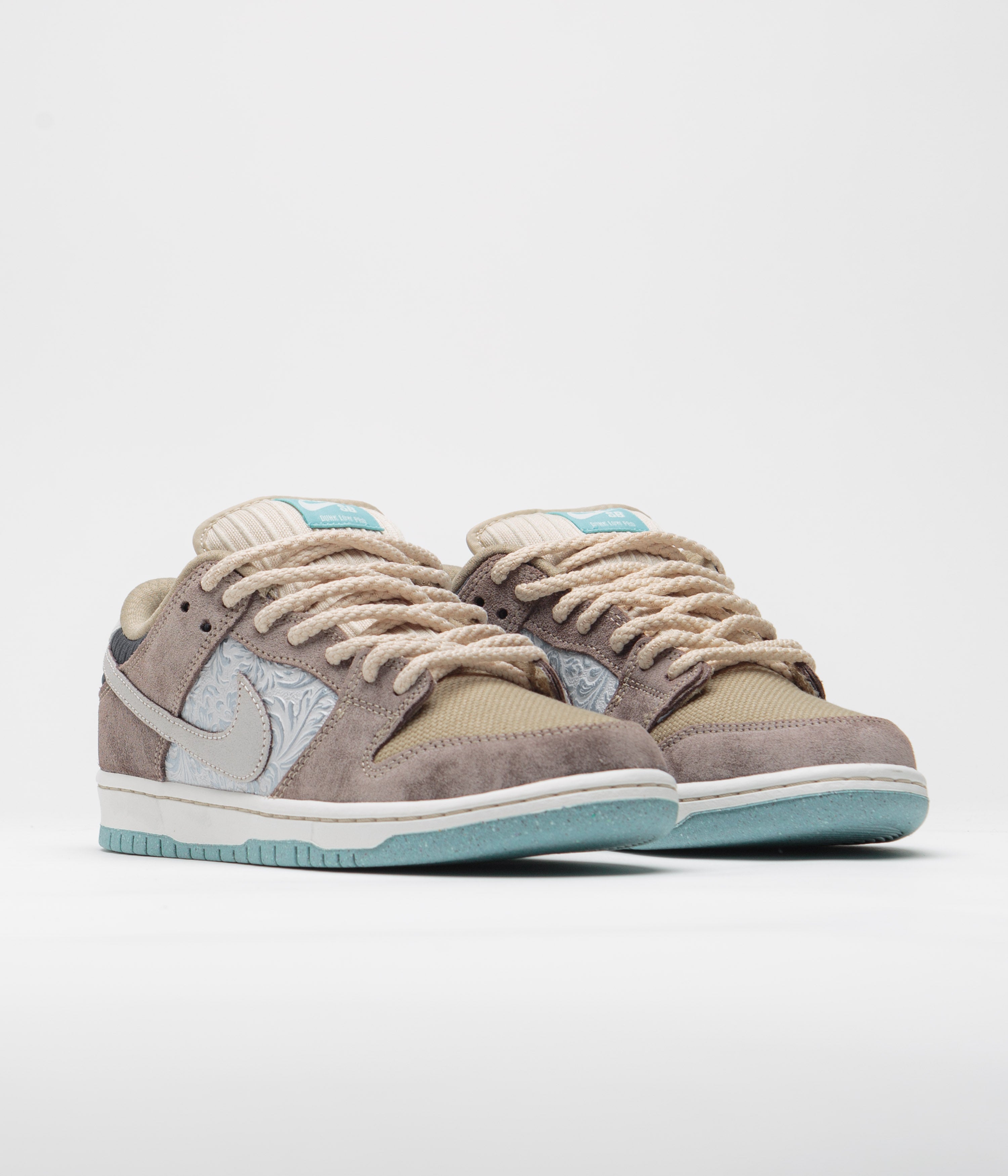 Nike SB Dunk Low Pro Premium Shoes - Baroque Brown / Summit White - Sanddrift