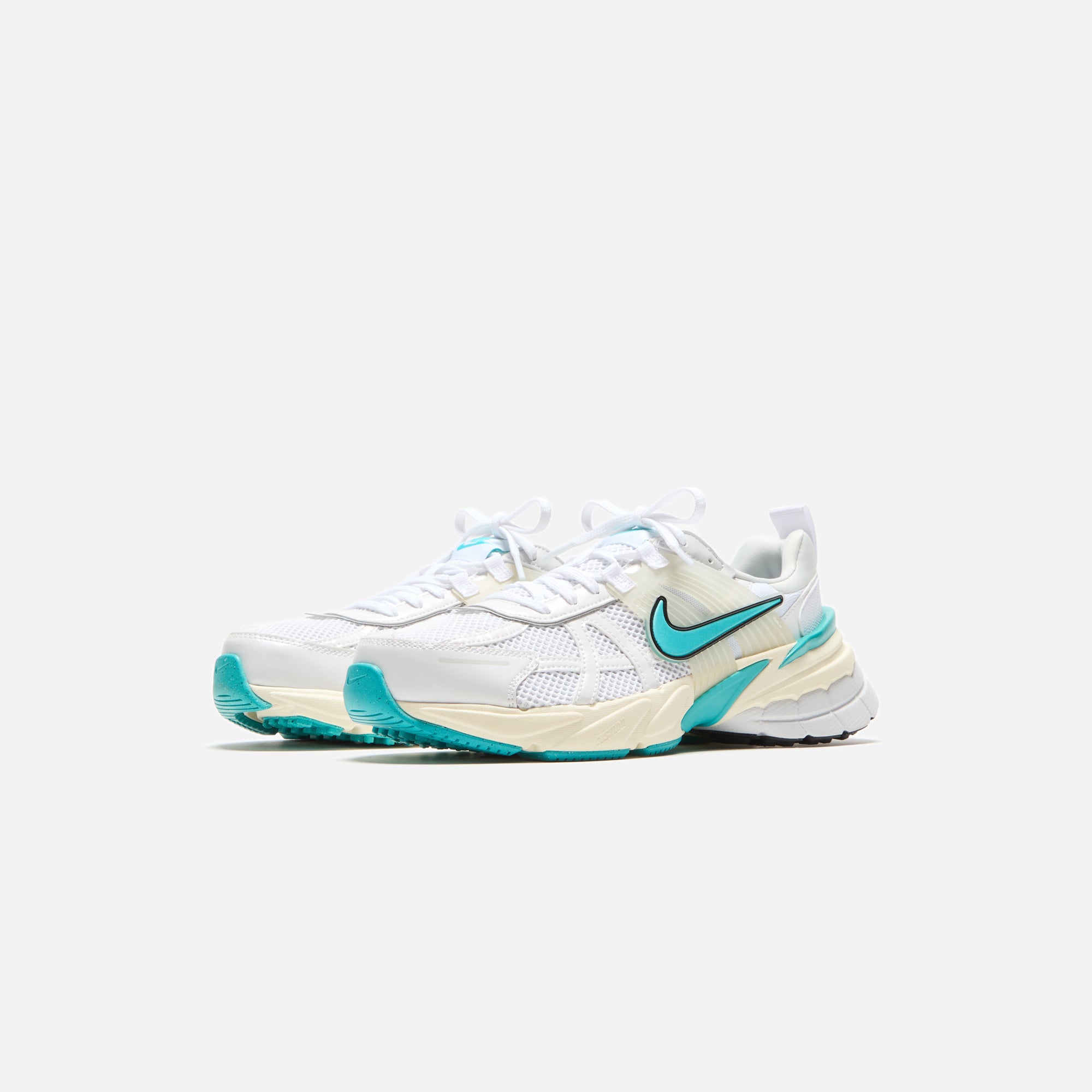 Nike WMNS V2K Run - White / Dusty Cactus / Coconut Milk