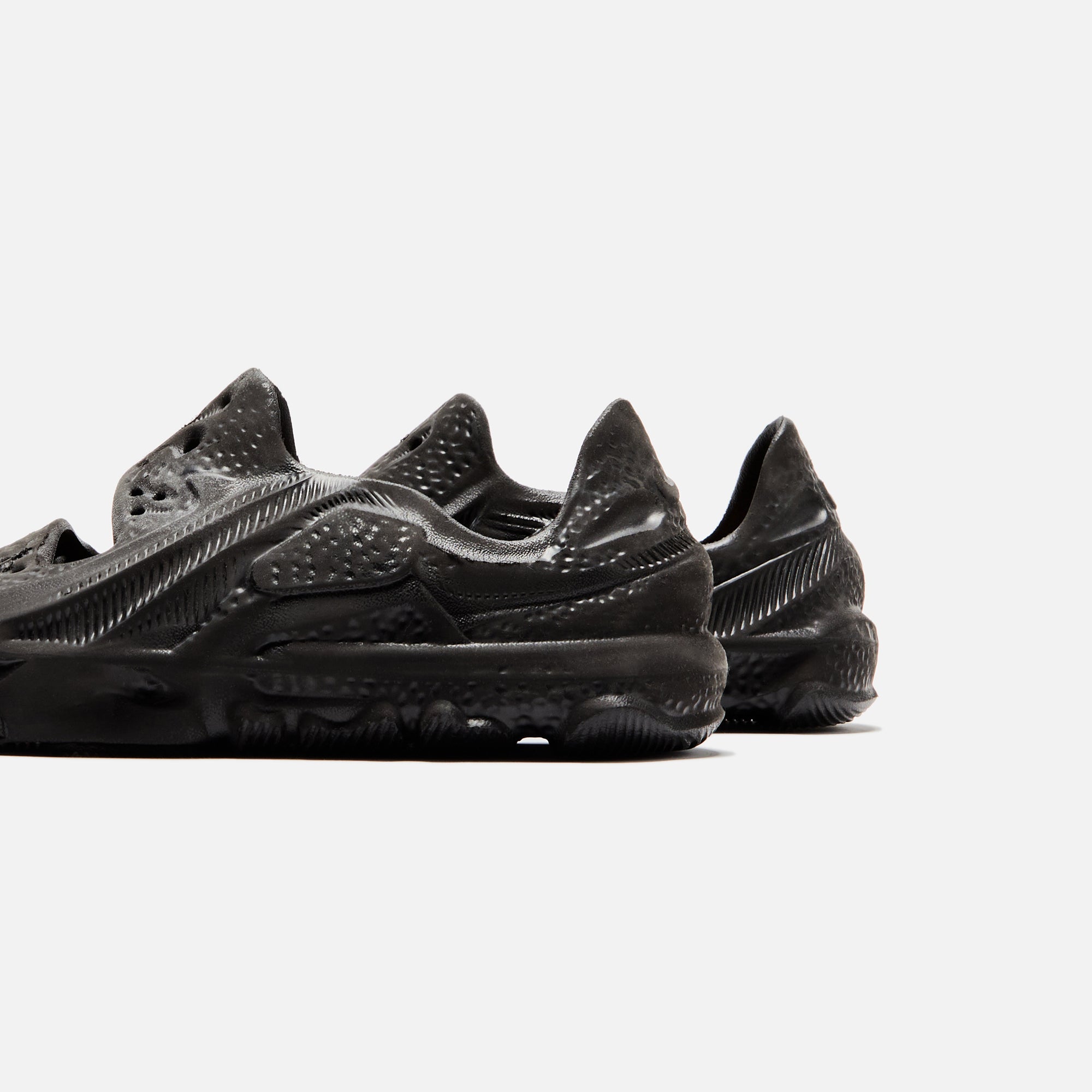 Nike ISPA Universal - Black / Black