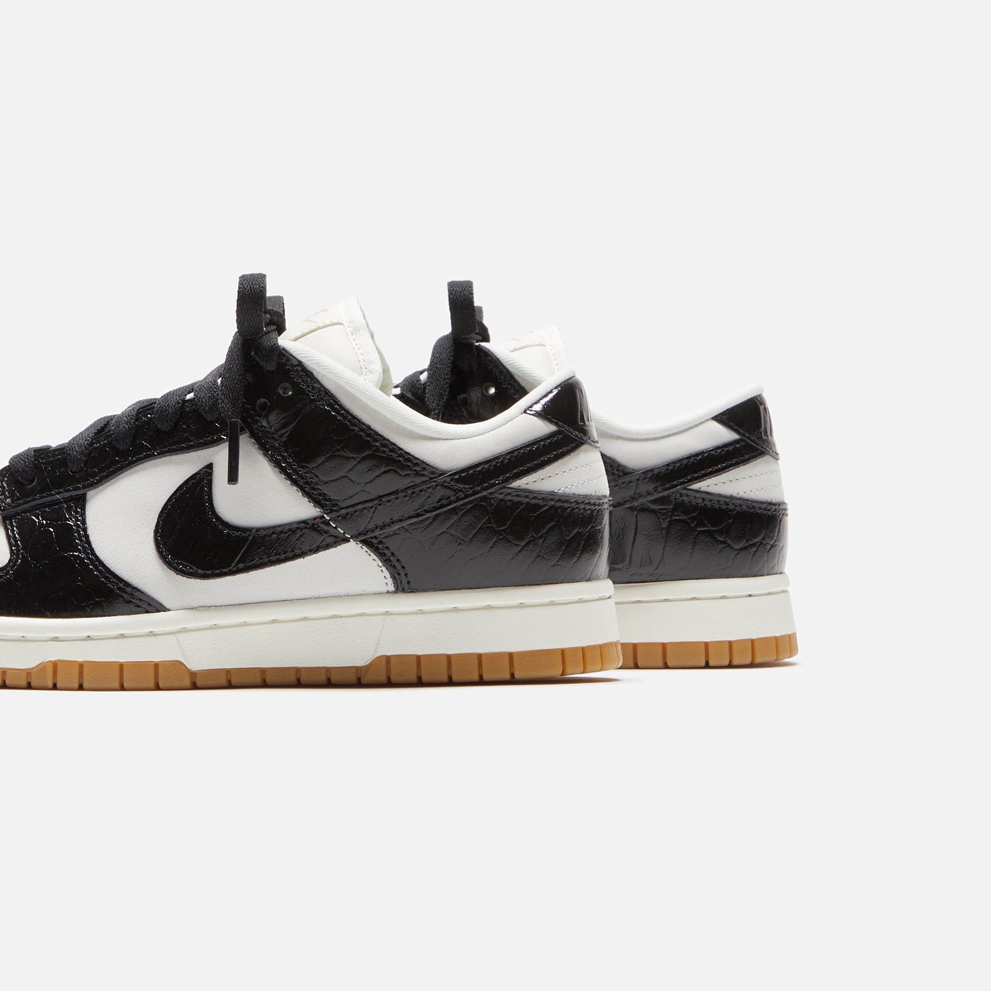 Nike WMNS Dunk Low Retro - Phantom / Black / Sail / Gum Light Brown