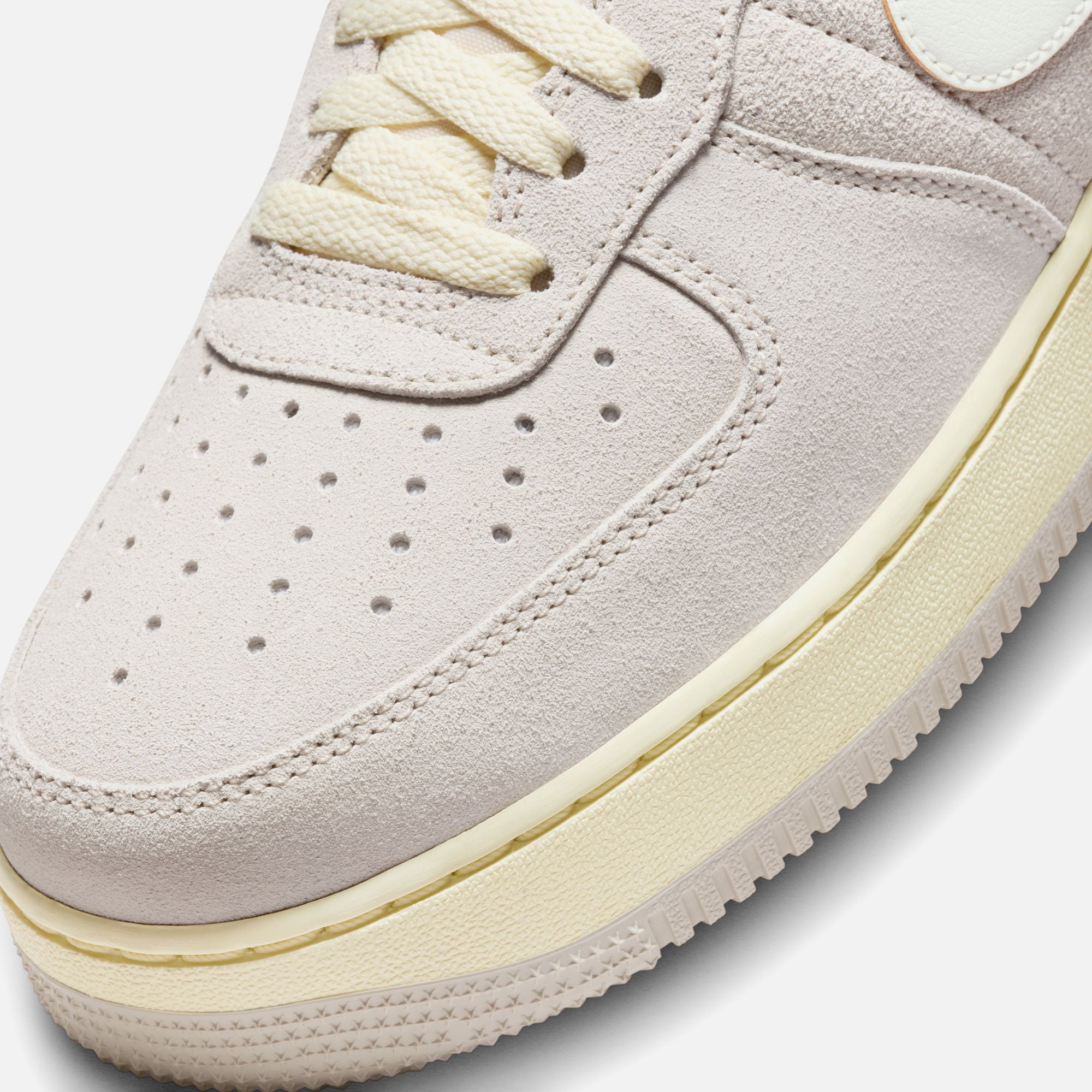 Nike Air Force 1 '07 - Light Orewood Brown / Sail / Coconut Milk