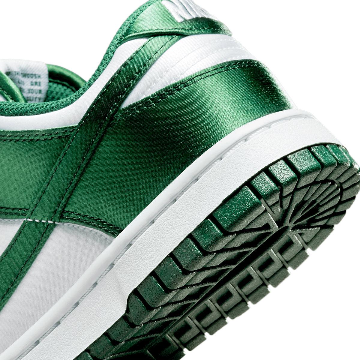 Wmns Dunk Low Essential 'Satin Green'