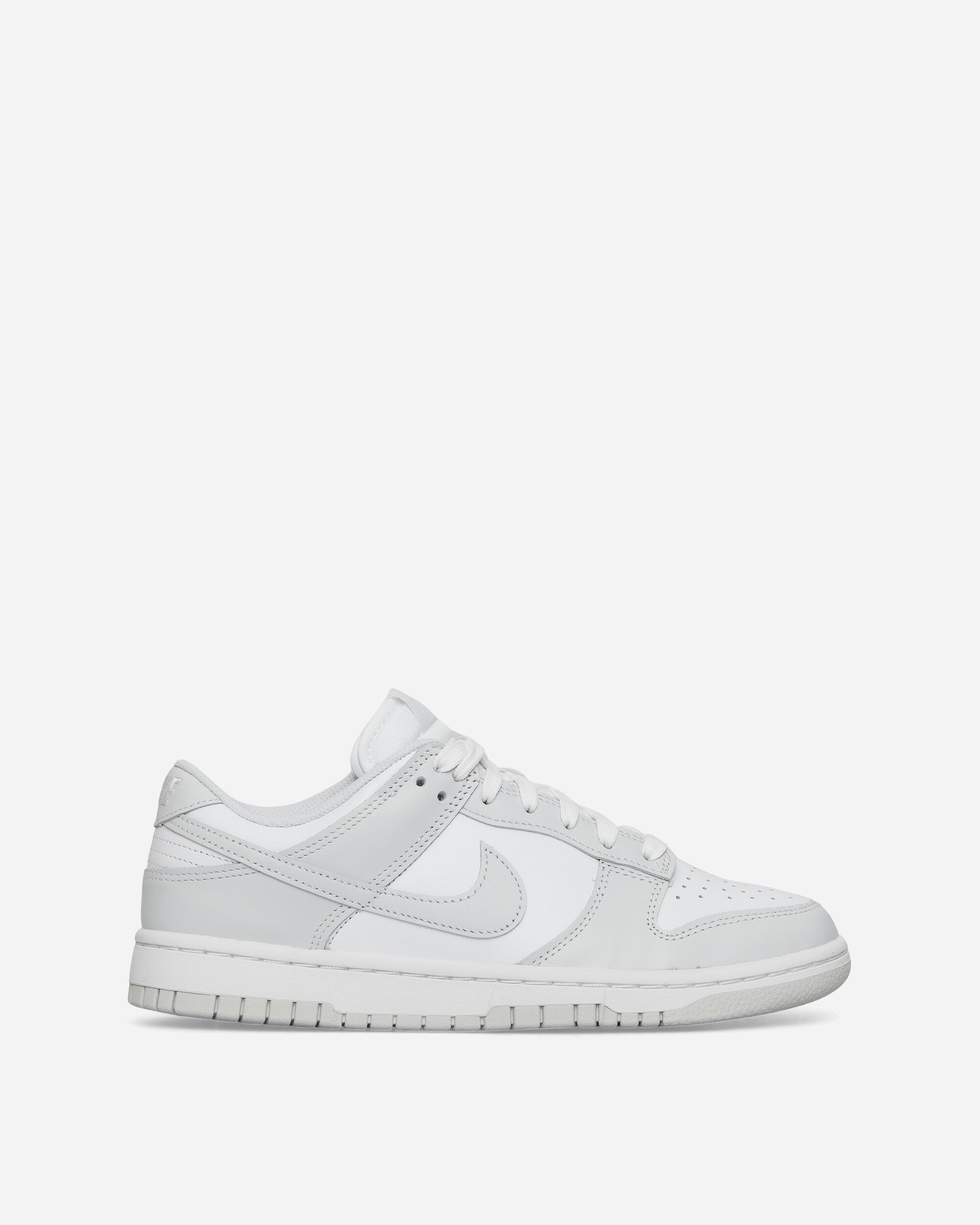 WMNS Dunk Low Retro Sneakers White / Photon Dust