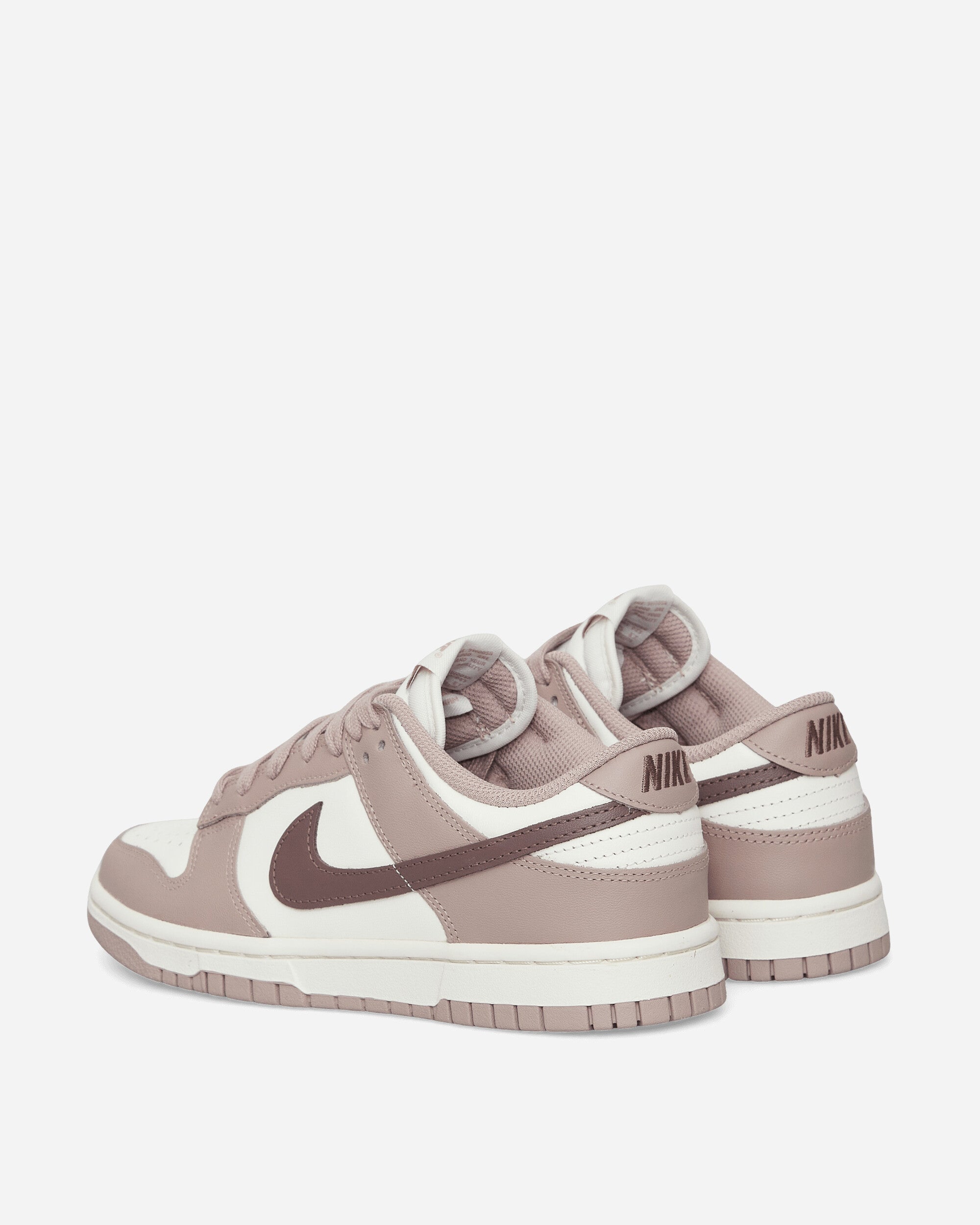 WMNS Dunk Low Retro Sneakers Sail / Plum Eclipse