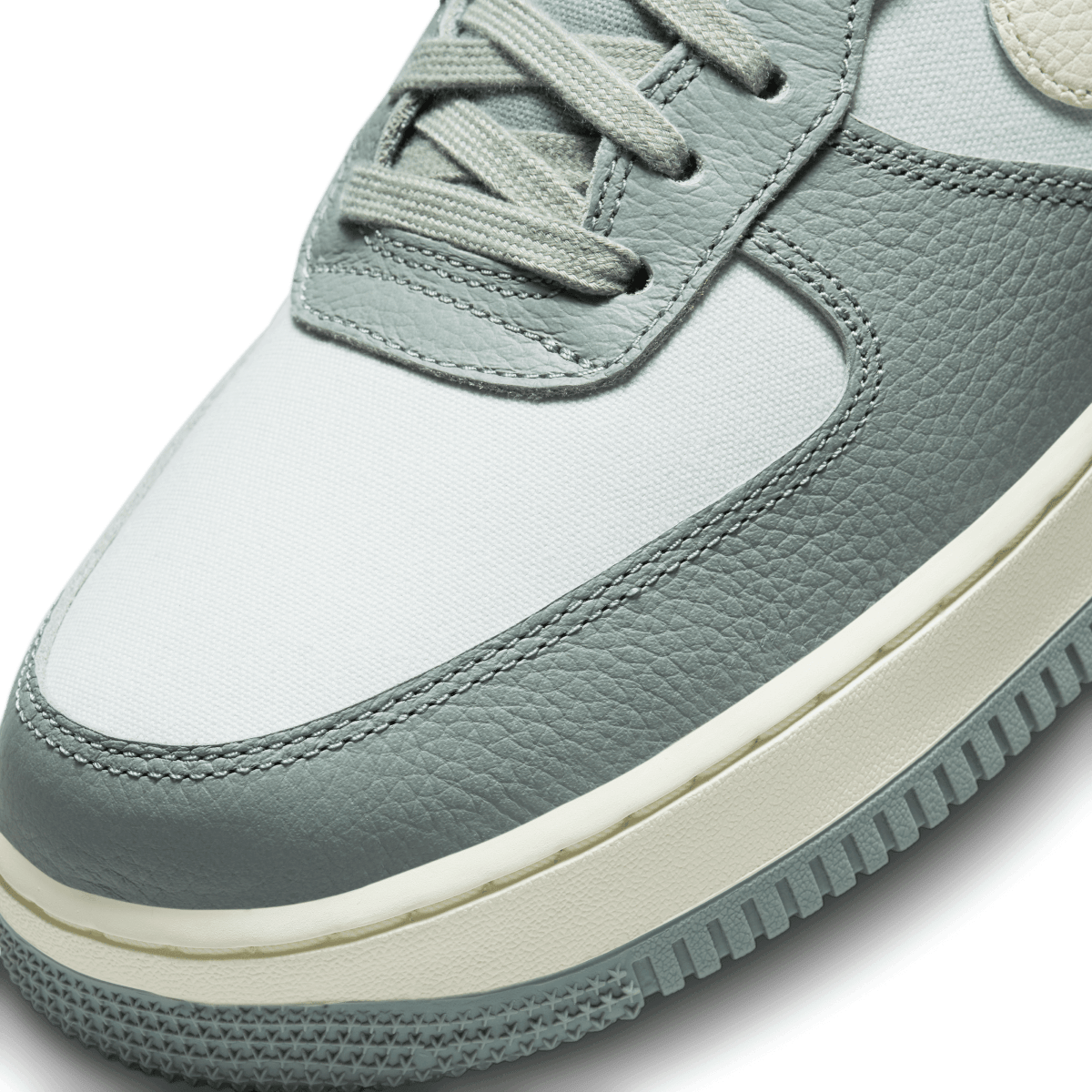 Air Force 1 '07 LX 'Mica Green'