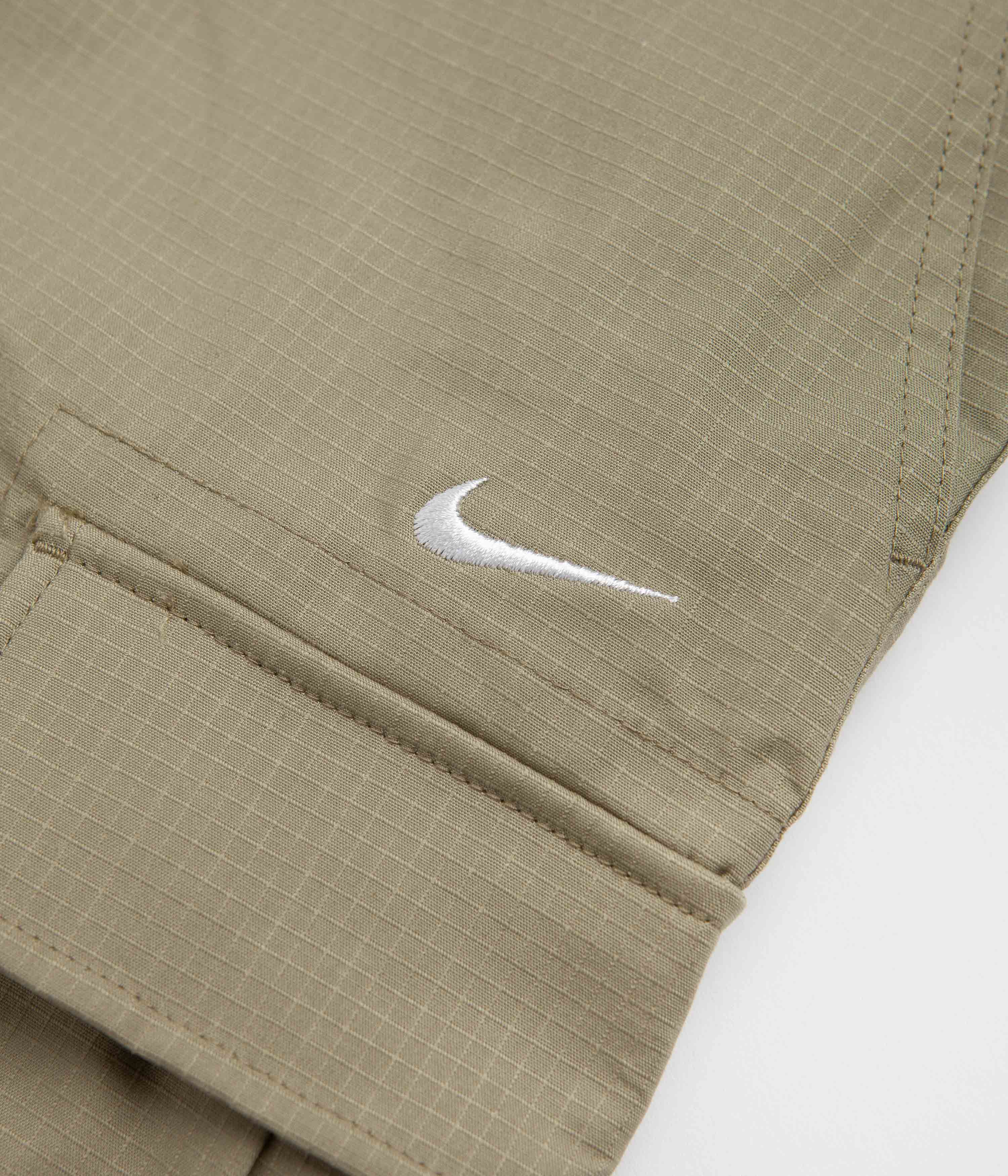 Nike SB Cargo Shorts - Neutral Olive / White