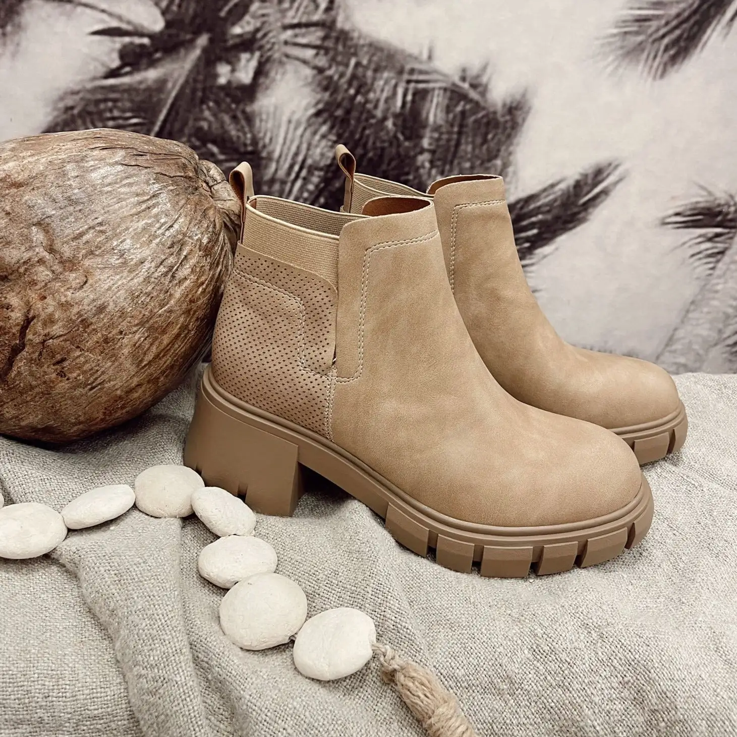 Chelsea Work Boot - Tan