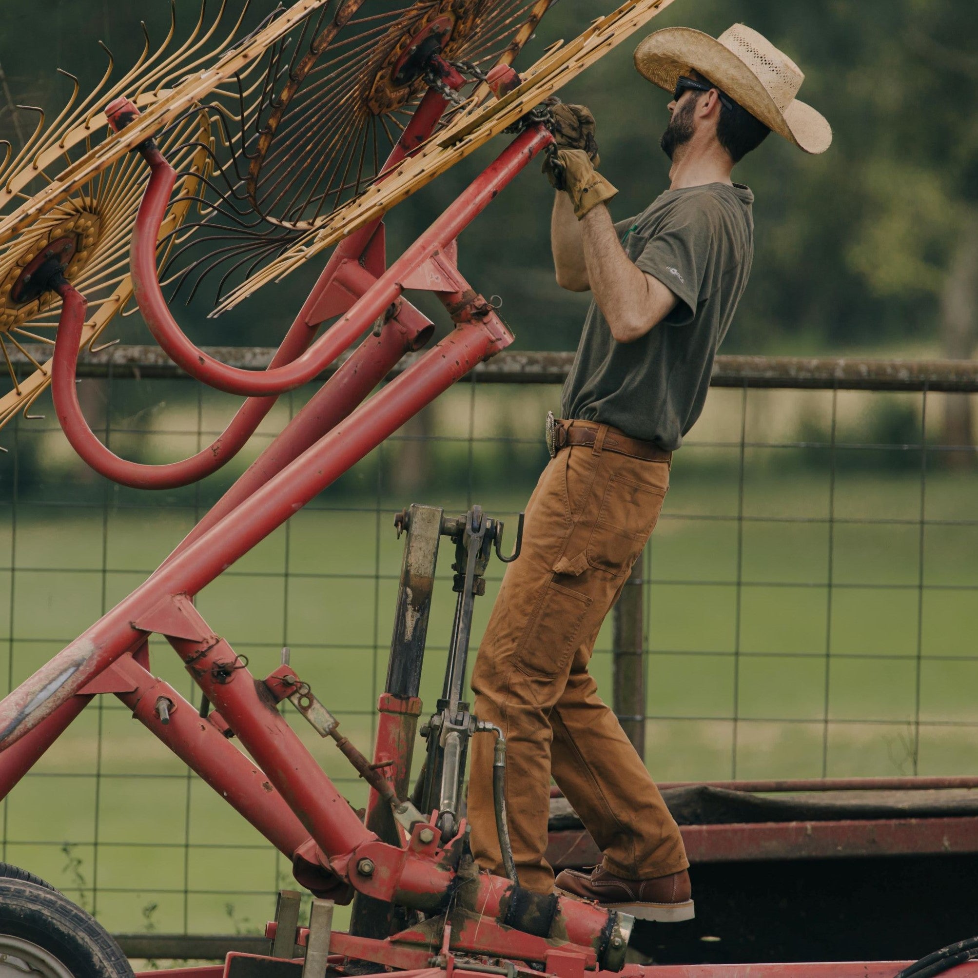 Carhartt Rugged Flex® Relaxed Fit Duck Dungaree_Carhartt Brown