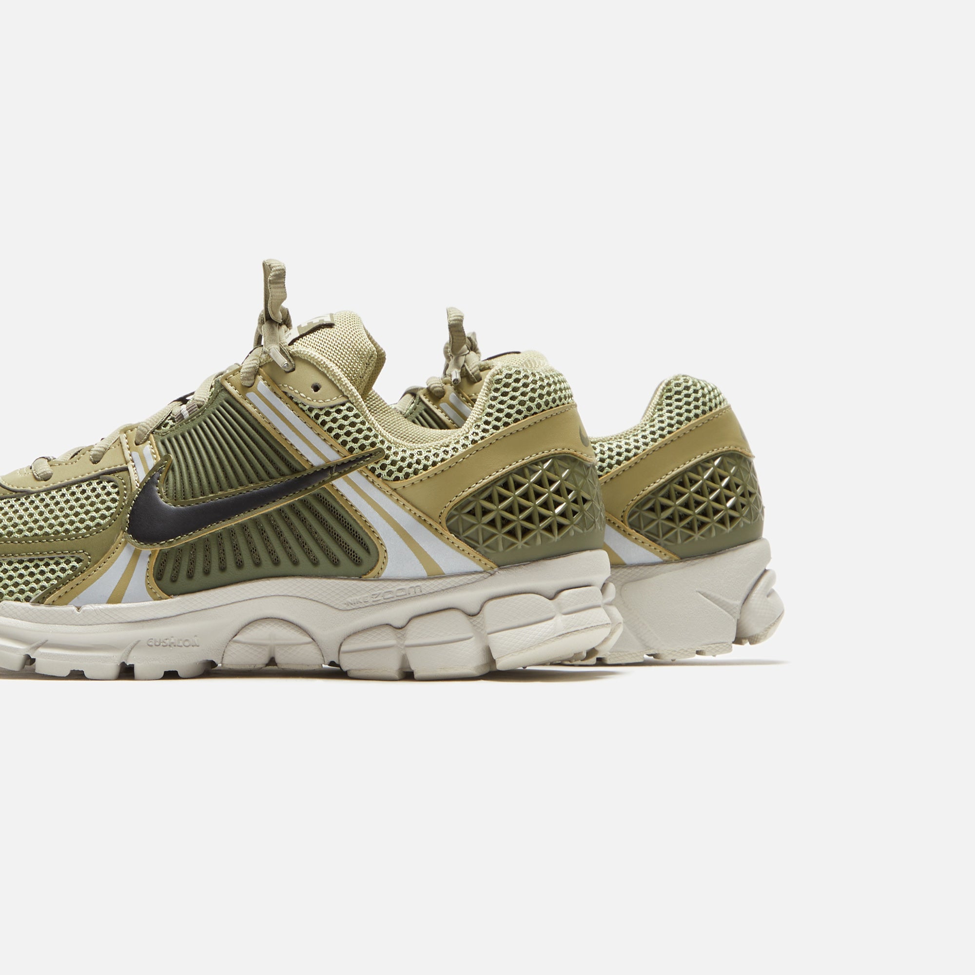 Nike Zoom Vomero 5 - Neutral Olive / Black Light