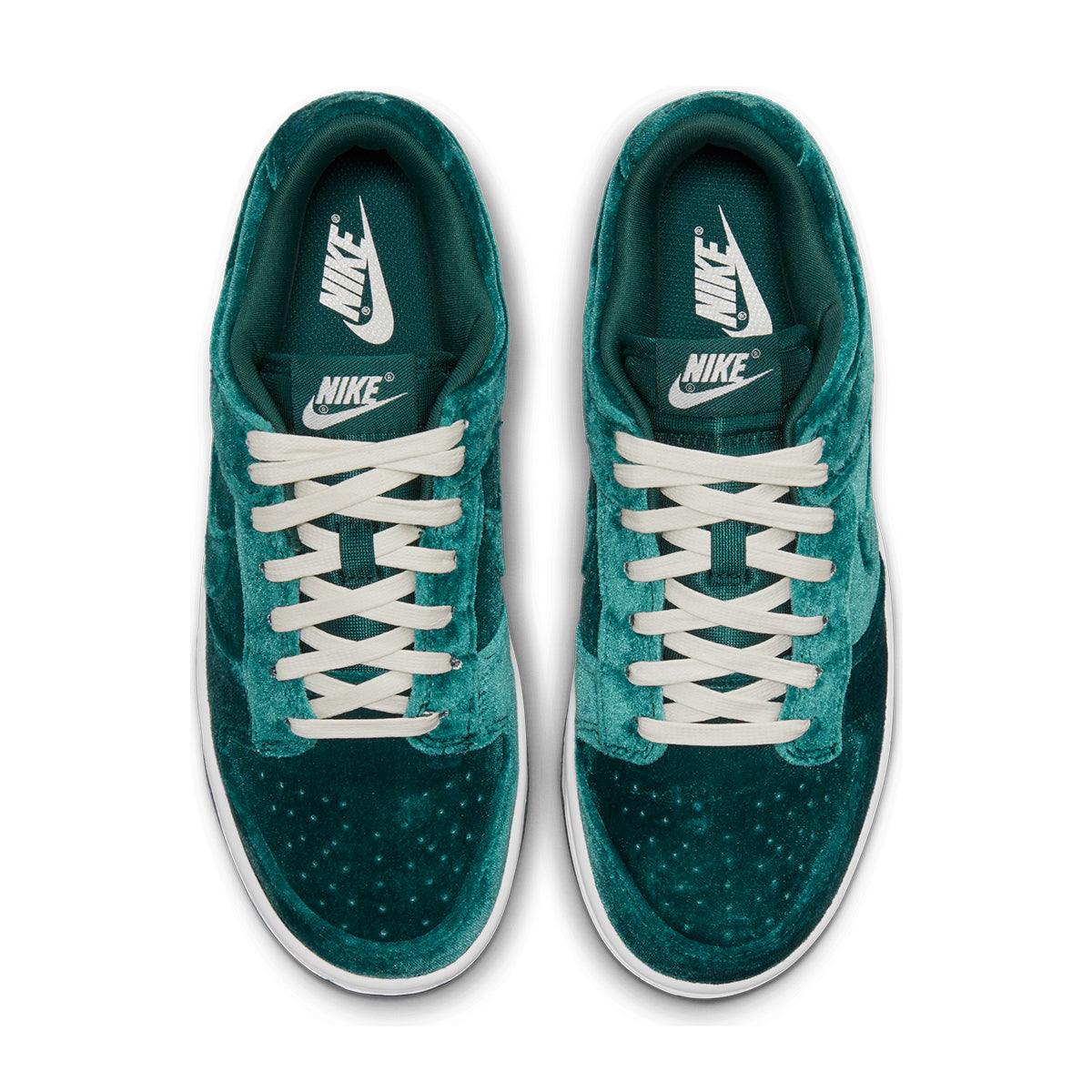 Wmns Dunk Low 'Atomic Teal'