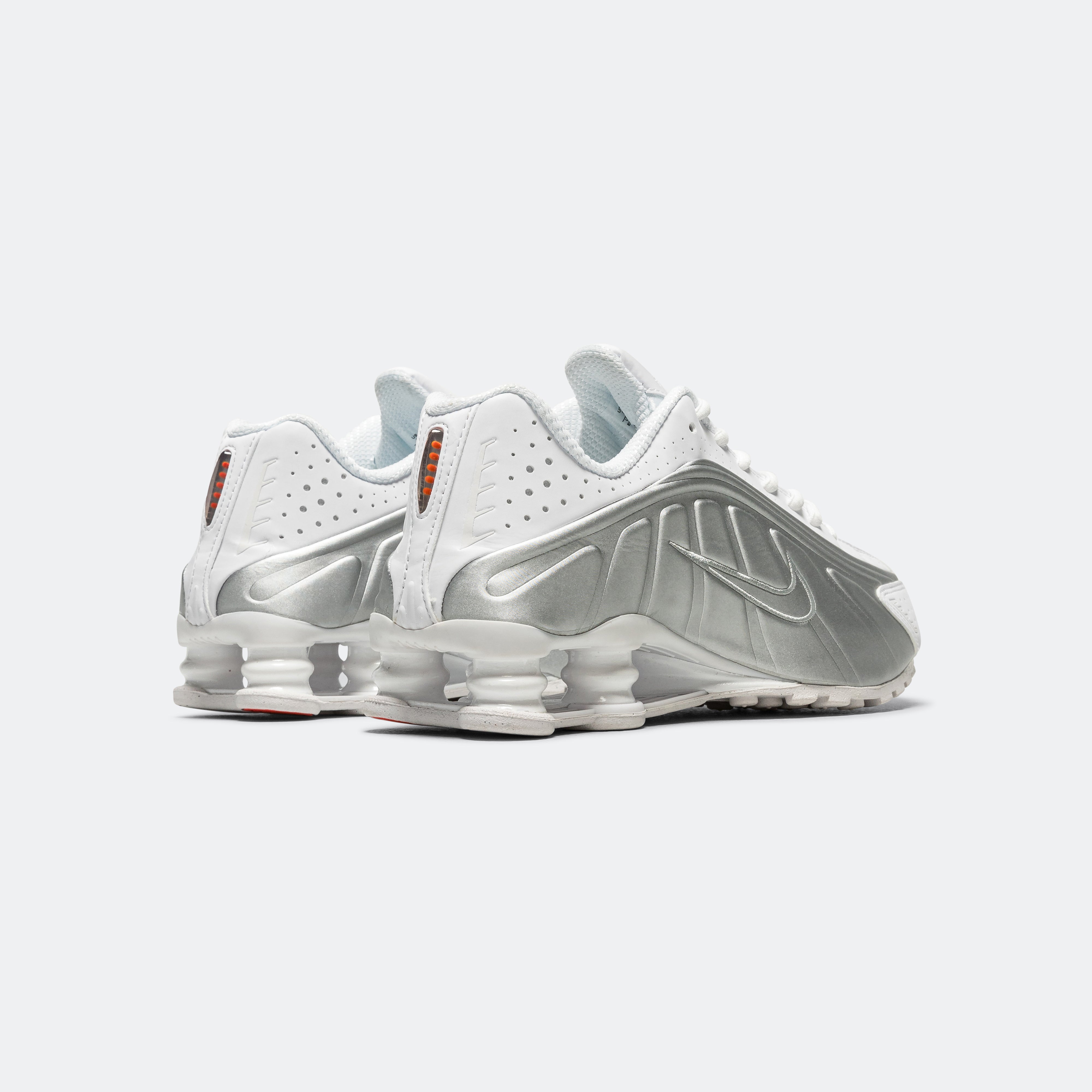 Womens Shox R4 - White/Metallic Silver-Max Orange