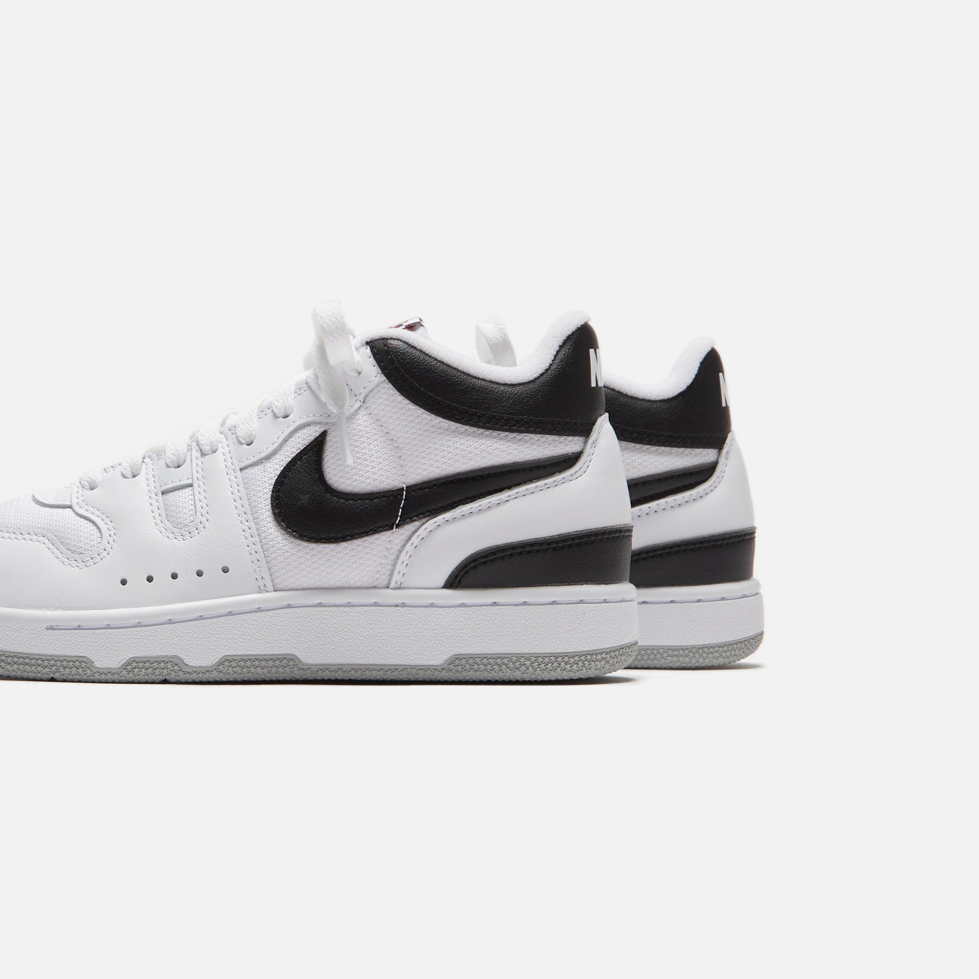 Nike Attack QS SP - White / Black