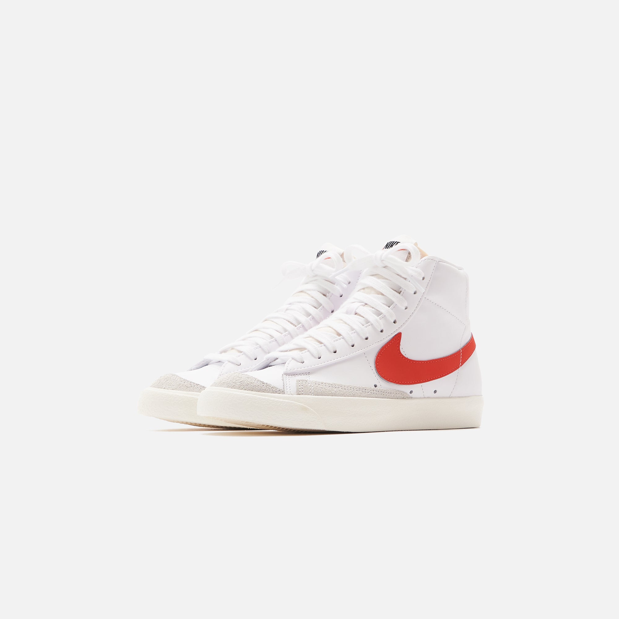 Nike WMNS Blazer Mid '77 - White / Habanero Red / Sail