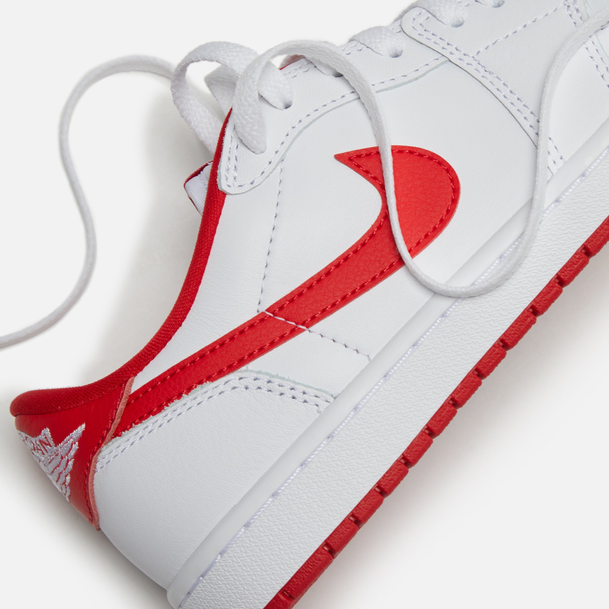 Nike Air Jordan 1 Retro Low OG - White / University Red / White