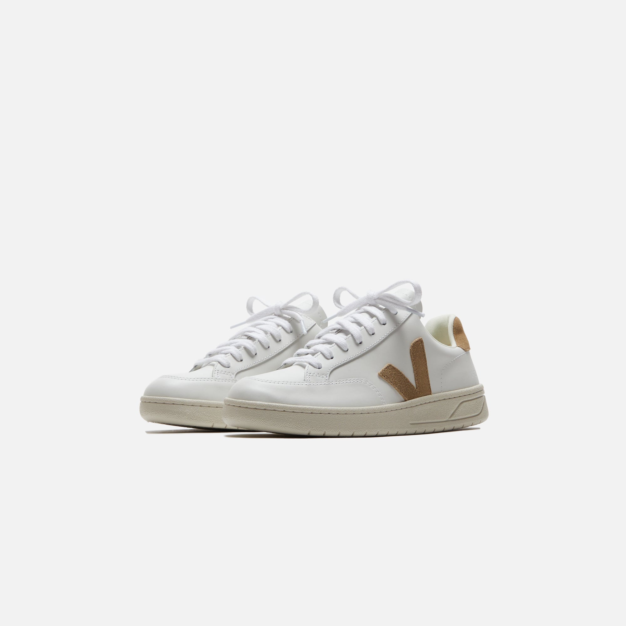 Veja V-12 Leather - Extra White / Dune