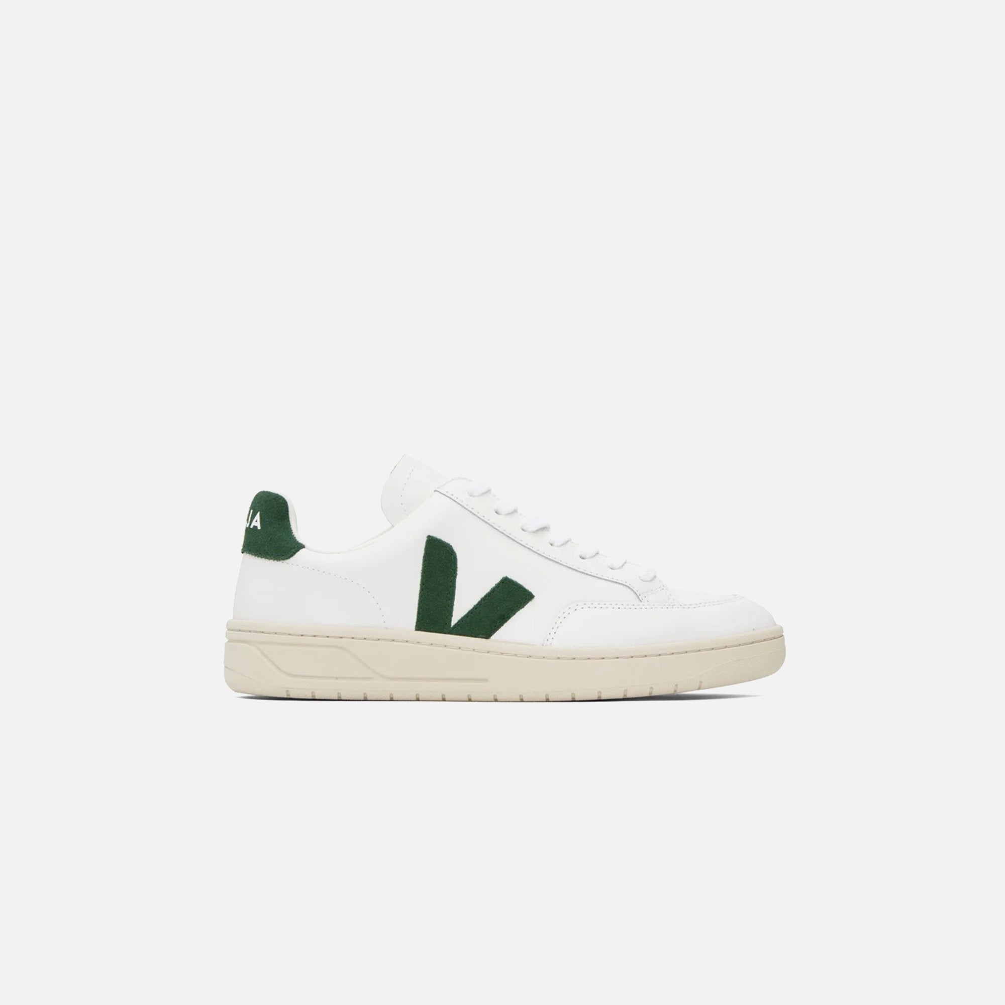 Veja V-12 - Extra White / Cyprus