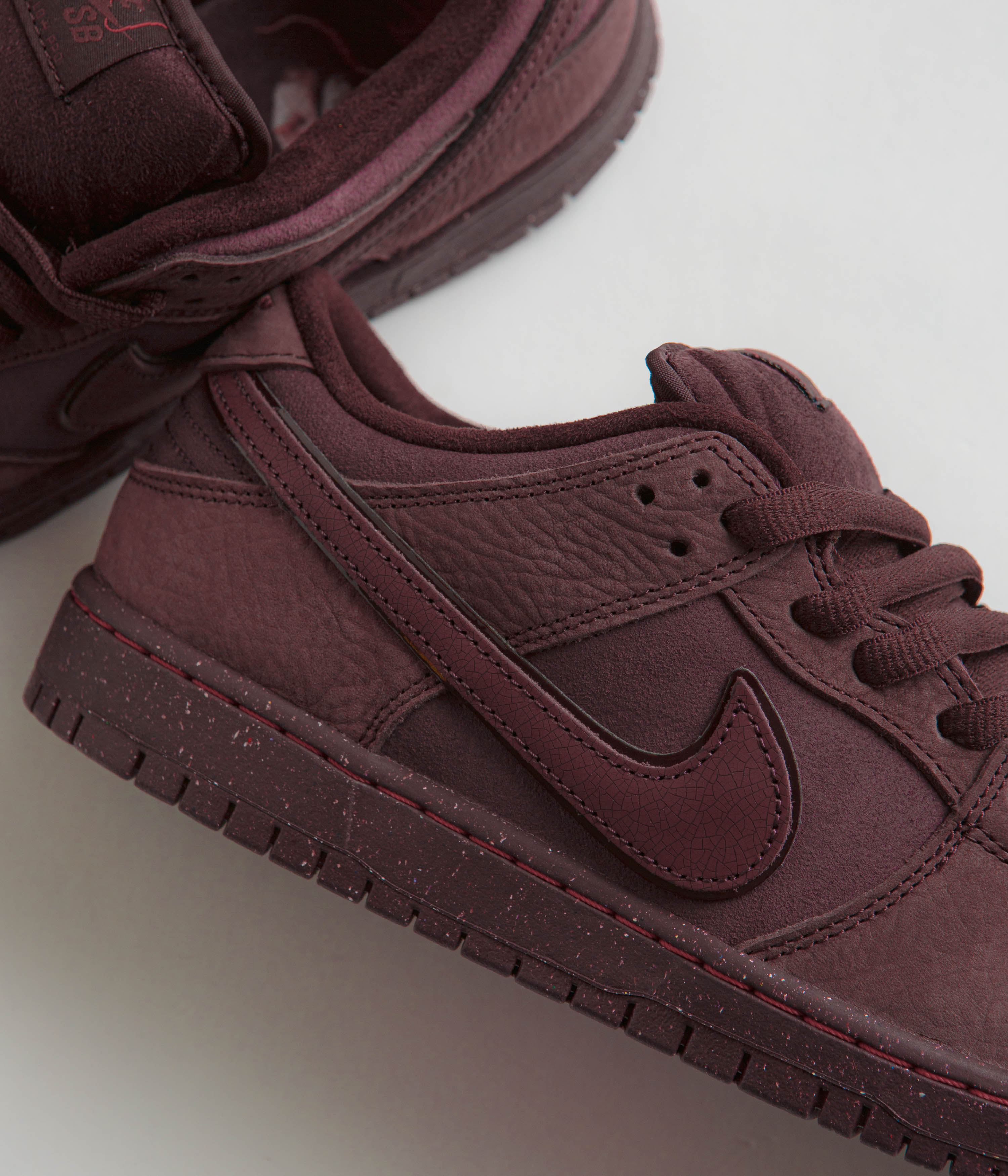 Nike SB Dunk Low Premium Shoes - Burgundy Crush / Dark Team Red - Earth