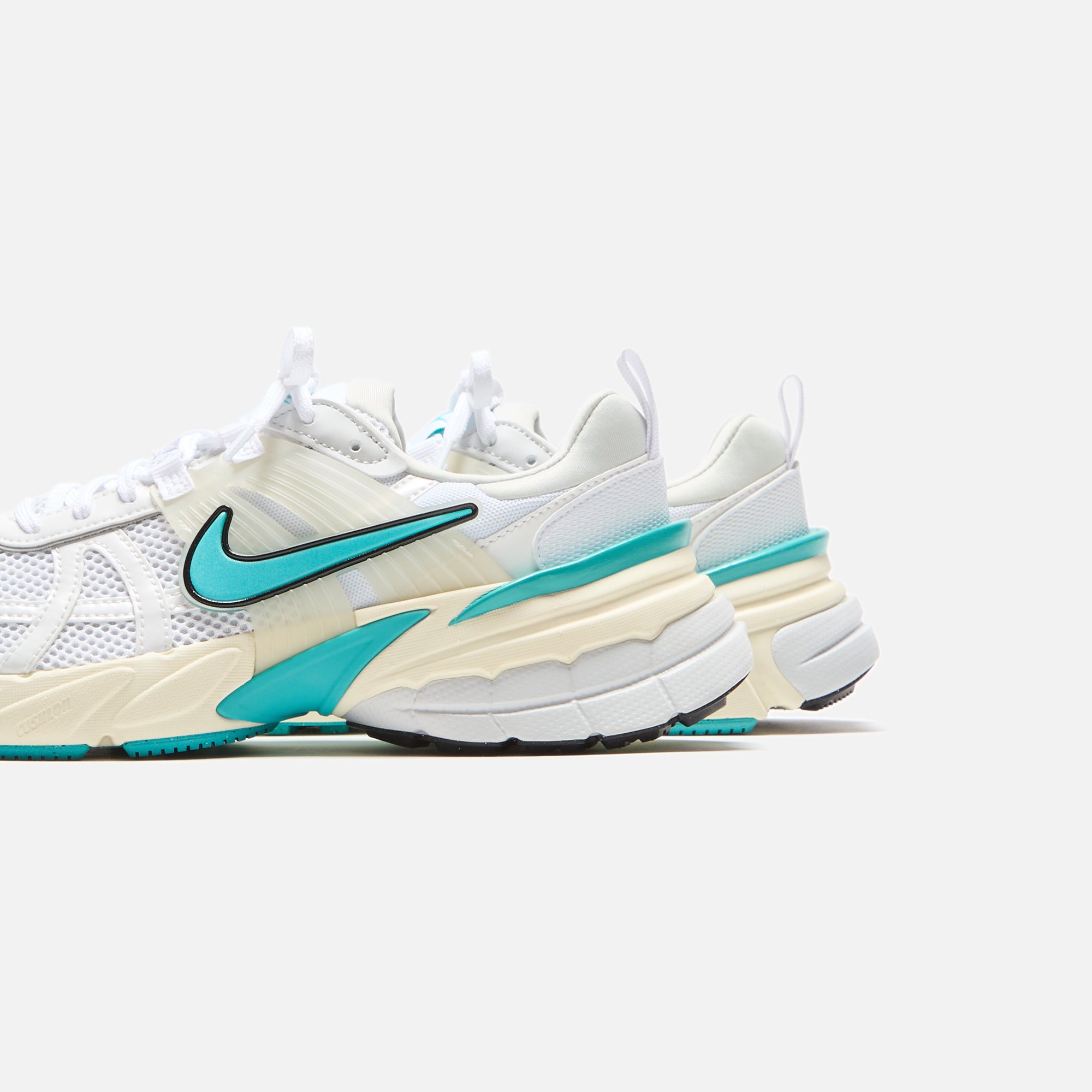 Nike WMNS V2K Run - White / Dusty Cactus / Coconut Milk