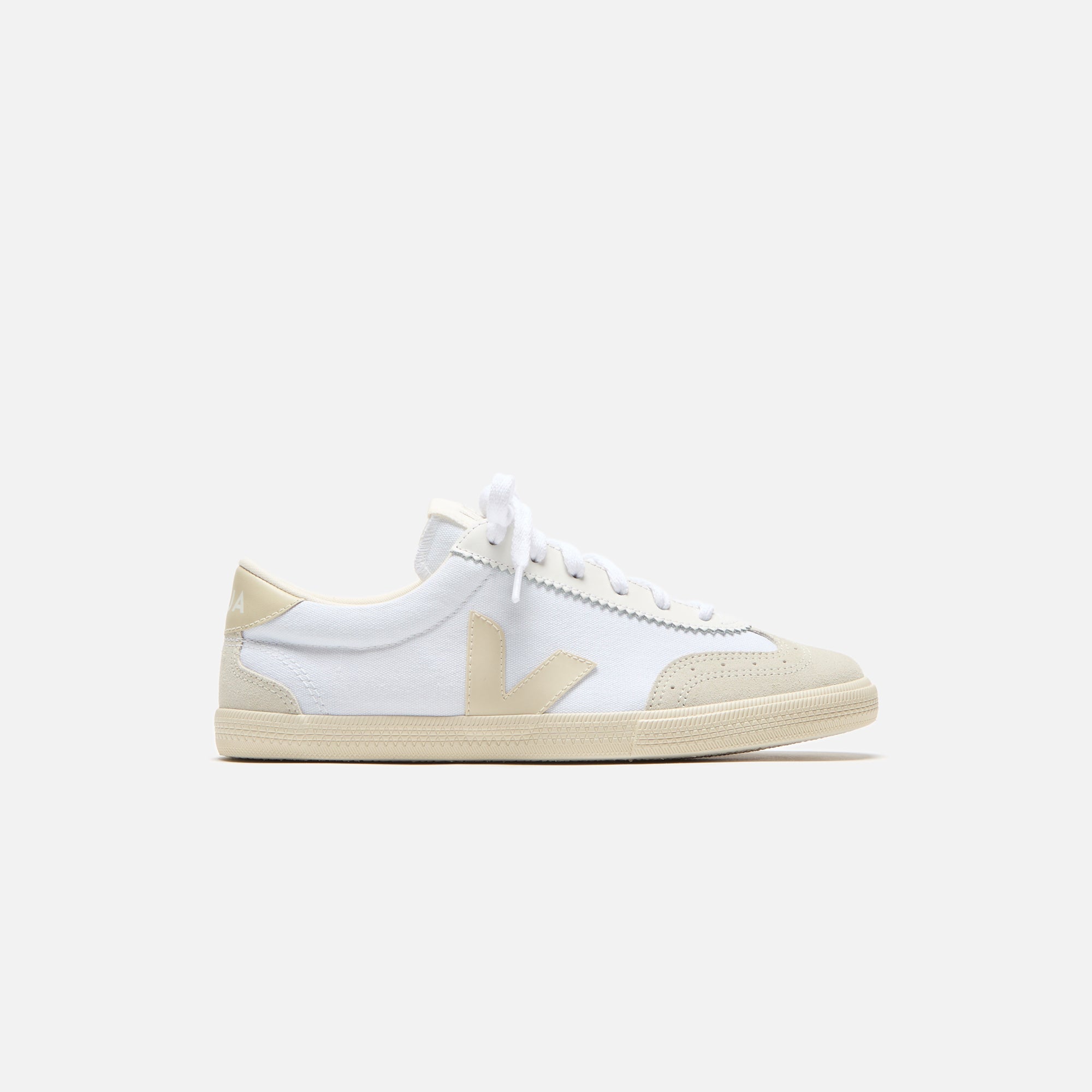 Veja WMNS Volley - White Pierre