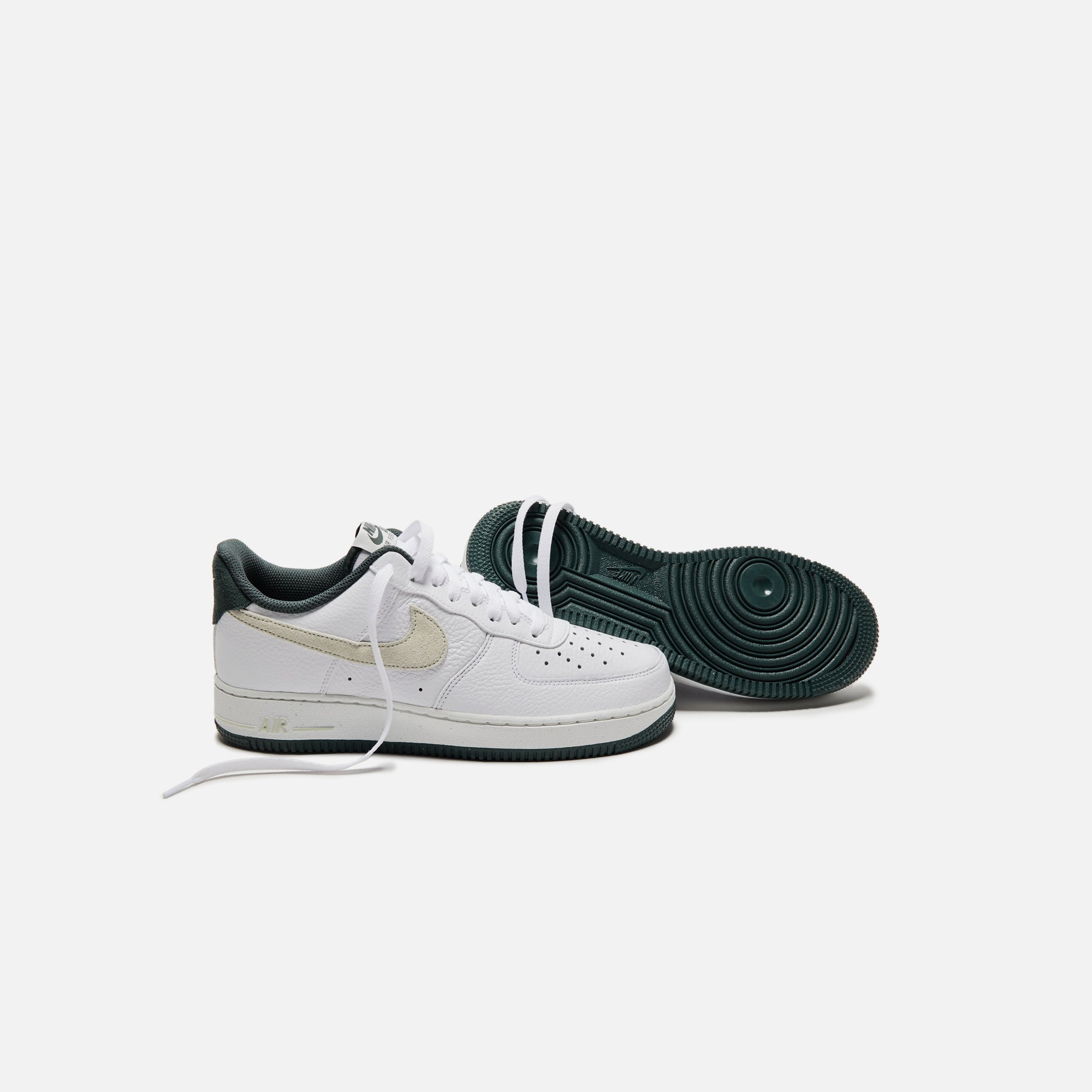 Nike Air Force 1 07 LV8 - White / Sea Glass/ Vintage Green