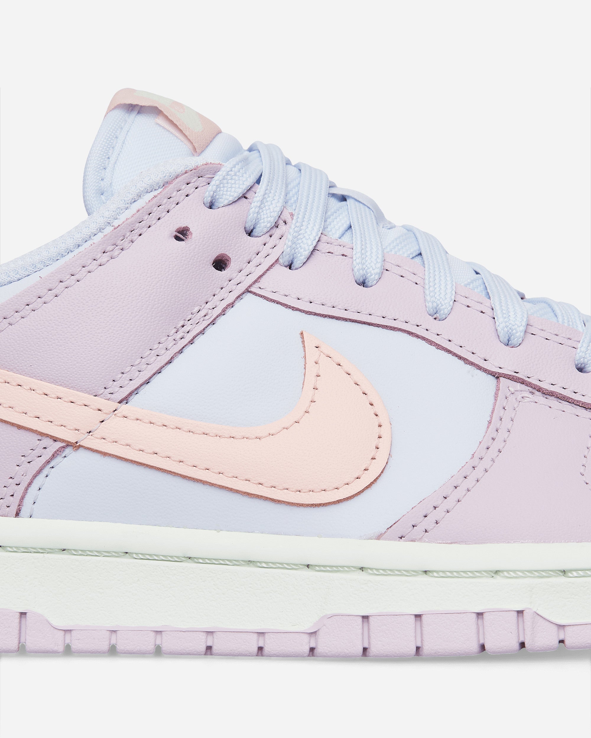 WMNS Dunk Low Sneakers Atmosphere Pink