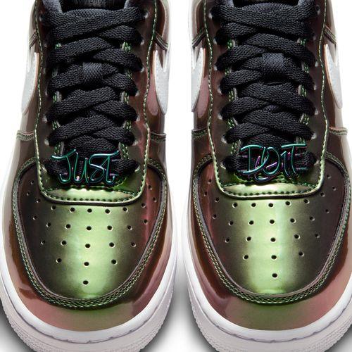 Wmns Air Force 1 '07 LV8 'Just Do It Iridescent'