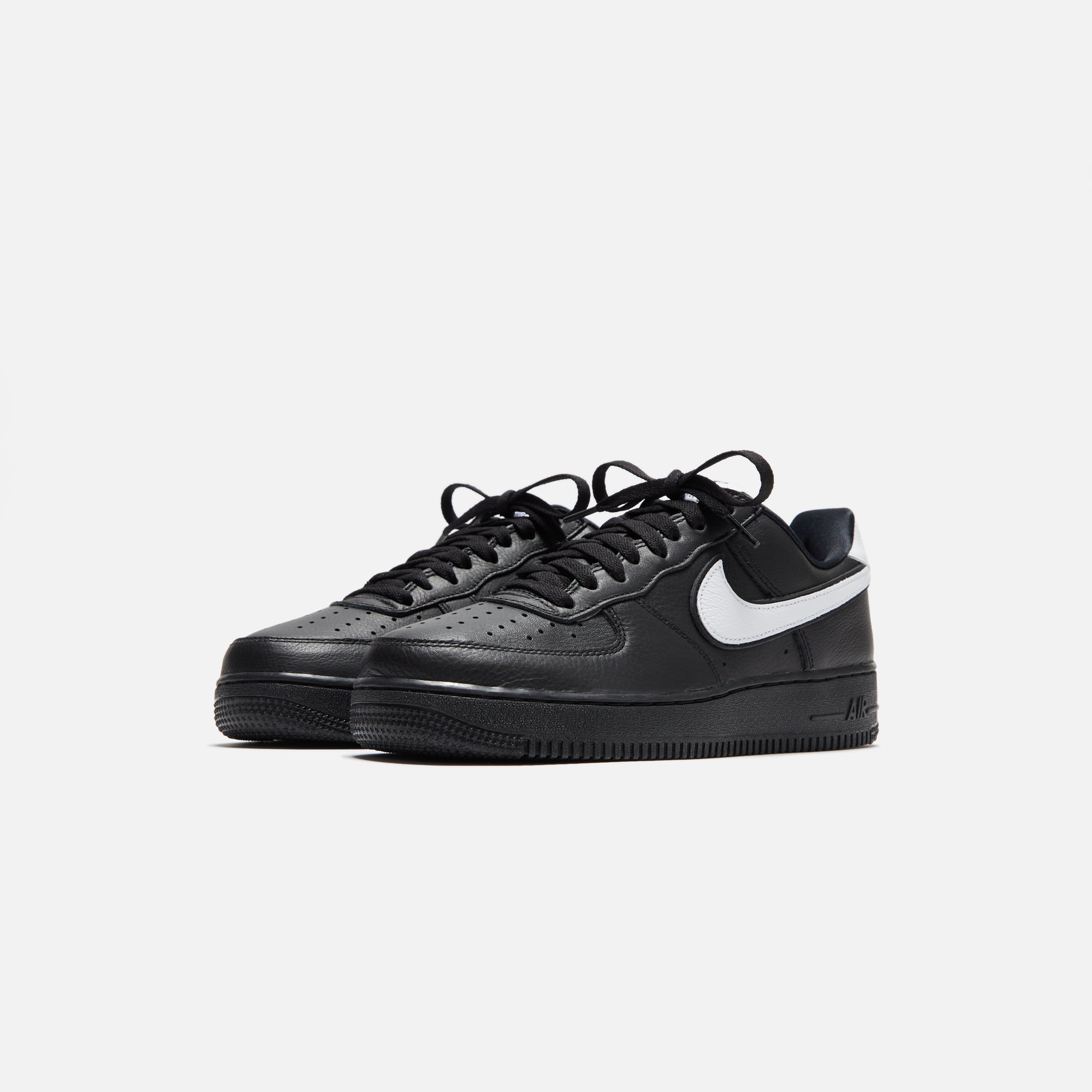 Nike Air Force 1 Low - Black / White / Black