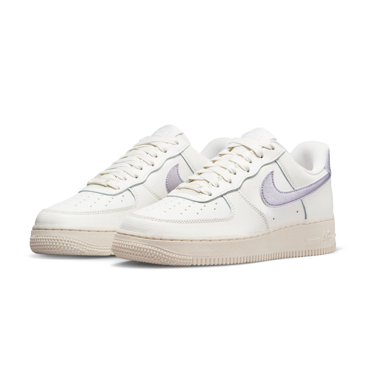 Wmns Air Force 1 '07 Ess 'Metallic Purple'