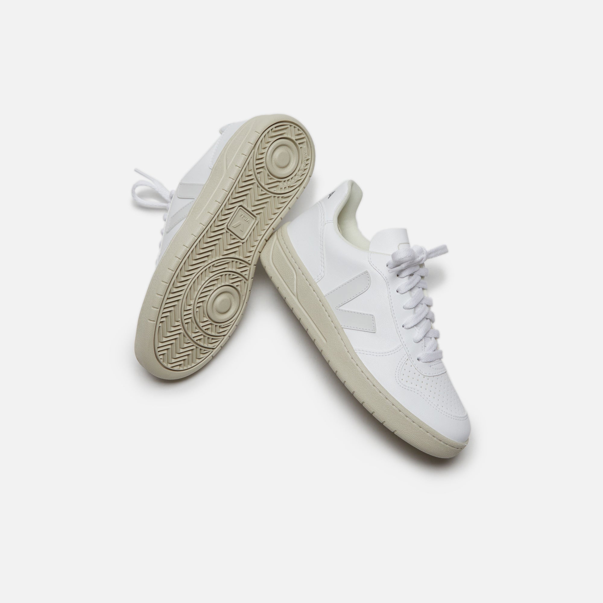 Veja V-10 C.W.L. - Extra White