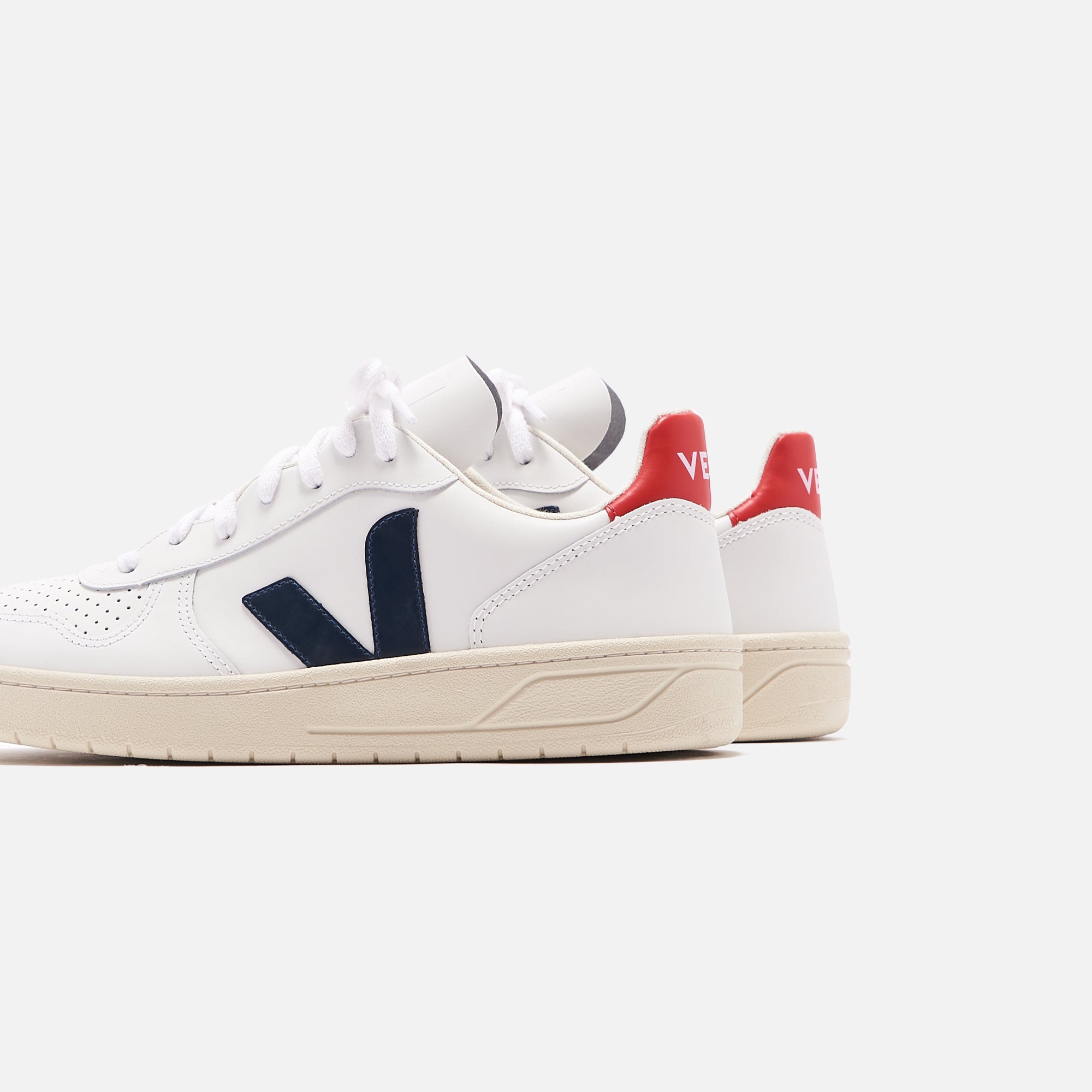 Veja V-10 - Extra White / Nautico