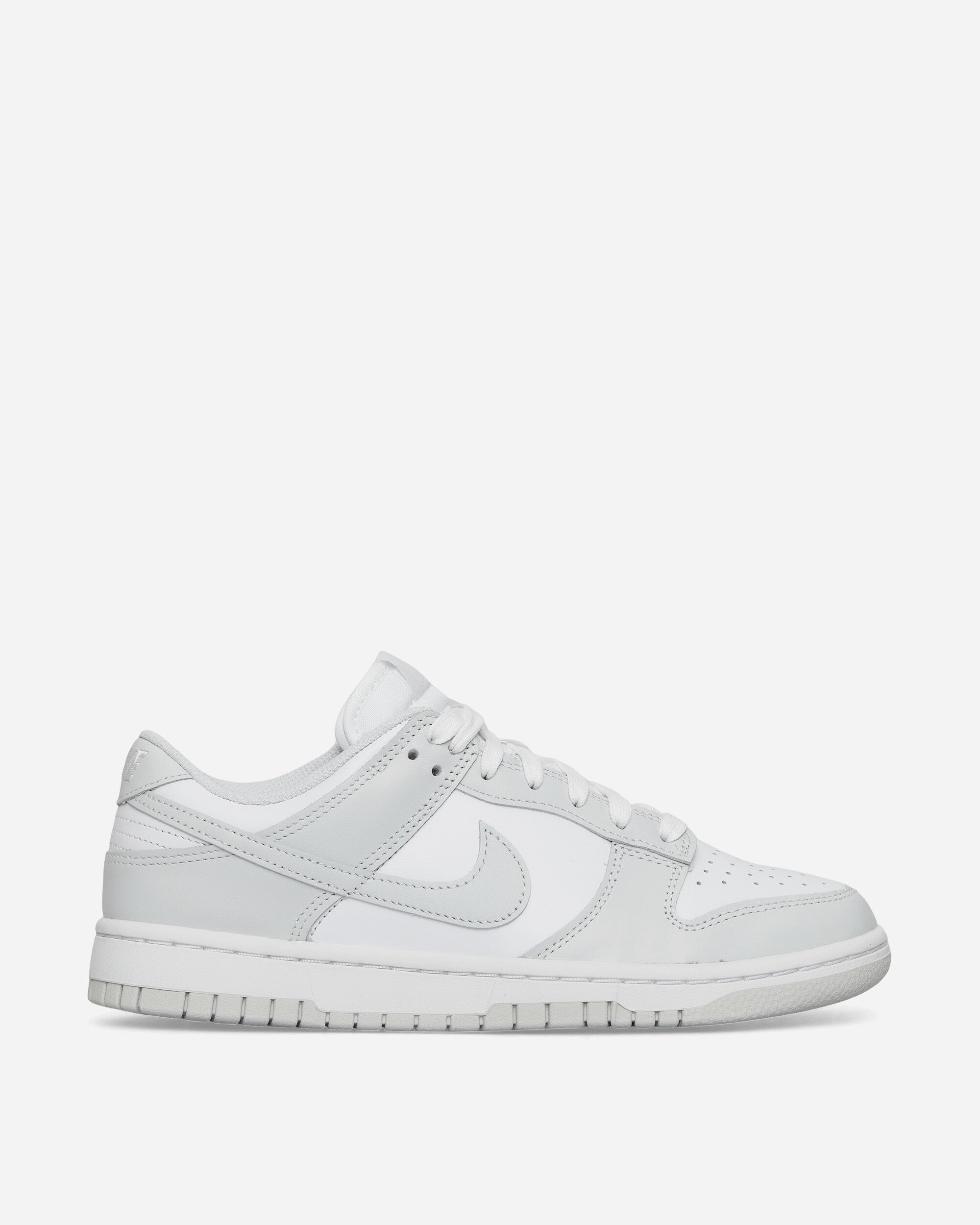 WMNS Dunk Low Retro Sneakers White / Photon Dust