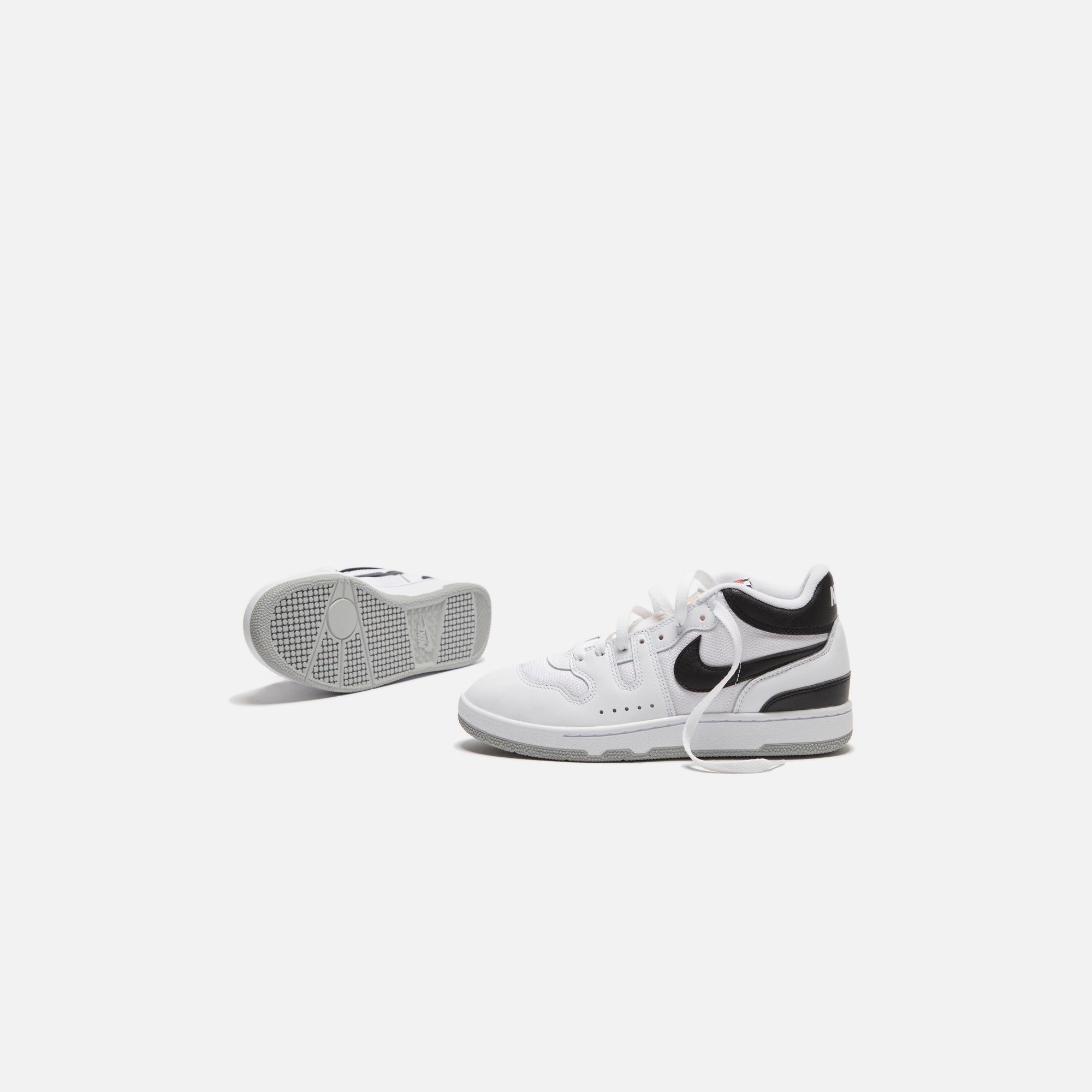 Nike Attack QS SP - White / Black