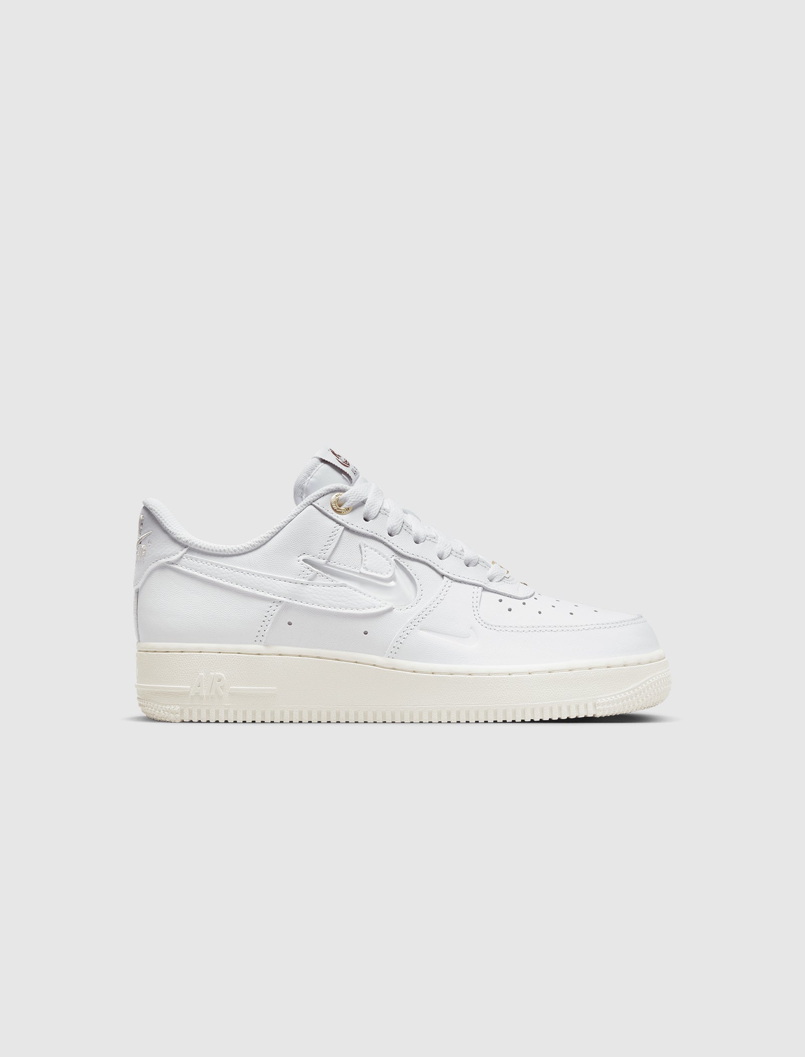 WOMEN'S AIR FORCE 1 '07 PRM LOW 