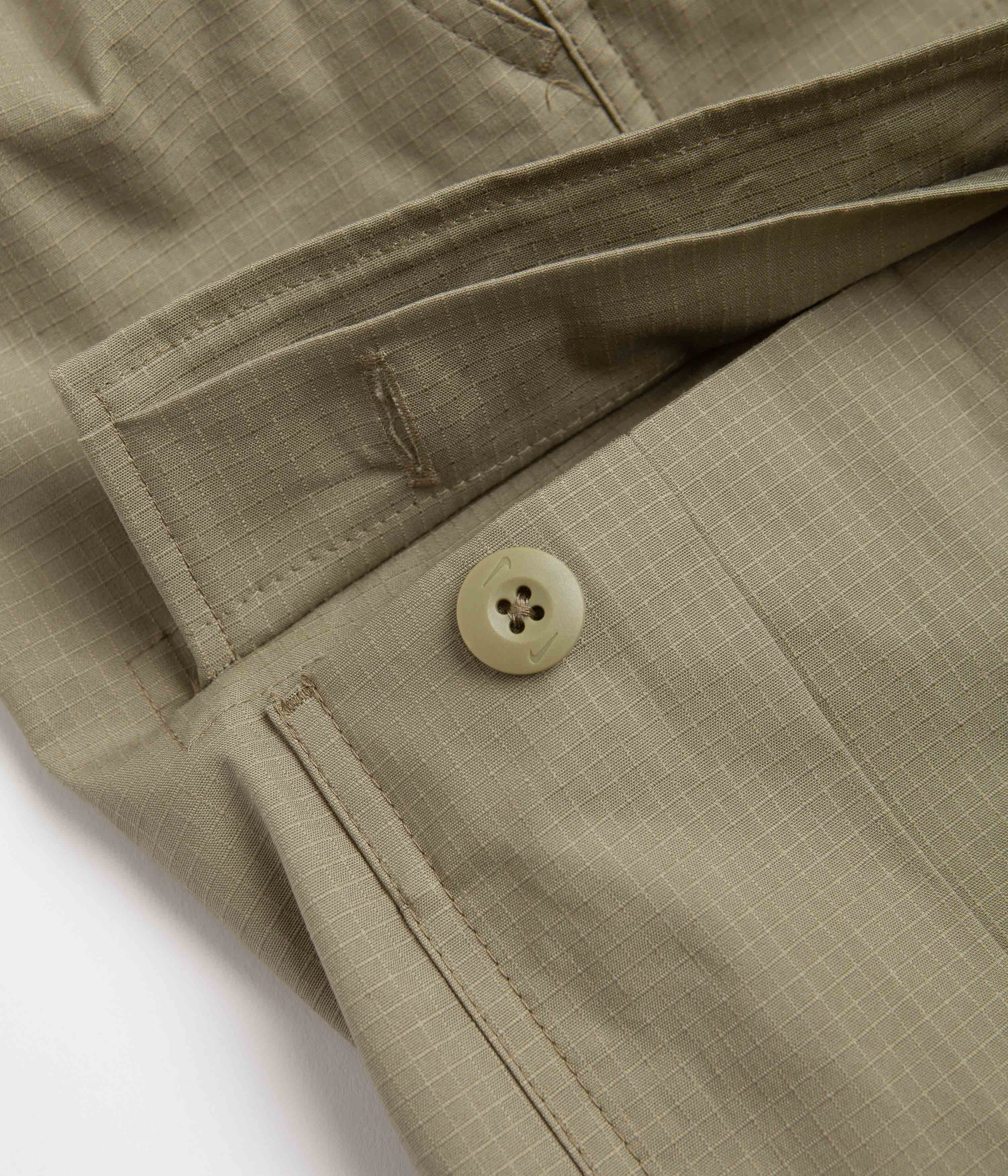 Nike SB Cargo Shorts - Neutral Olive / White