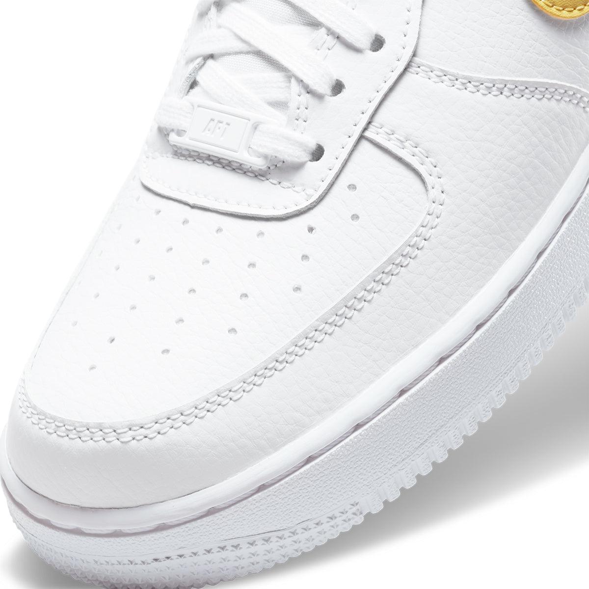 Wmns Air Force 1 '07 'White Saturn Gold'